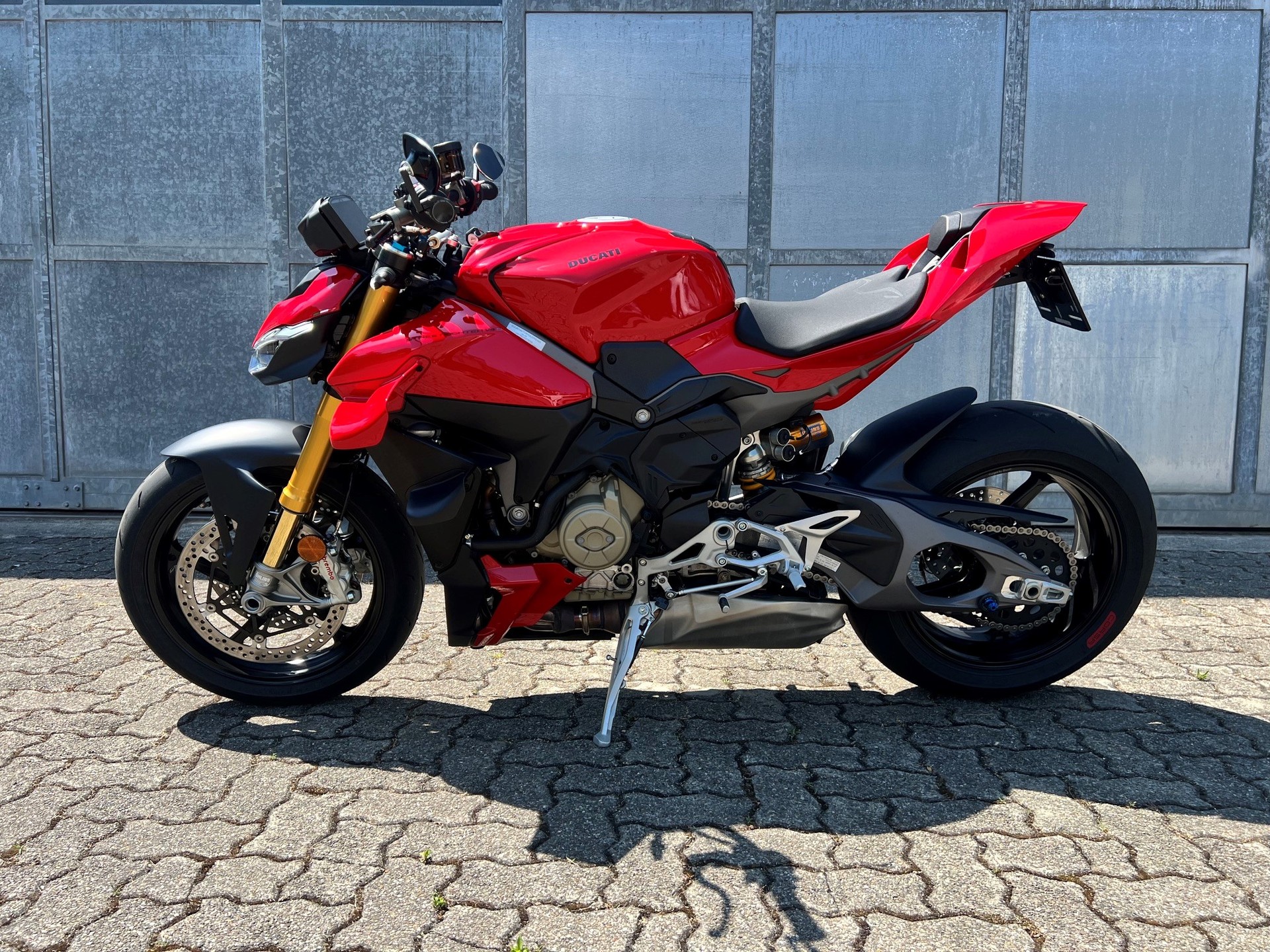 DUCATI STREETFIGHTER V4 S-showroom-element-2
