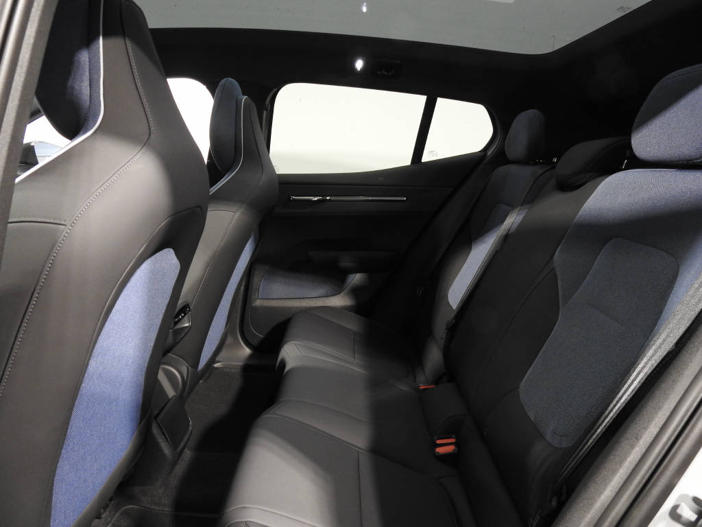VOLVO EX 30 E60 Twin Ultra Performance AWD-image-8