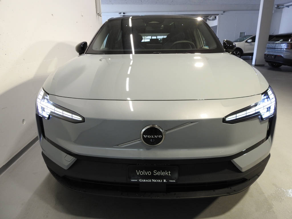 VOLVO EX 30 E60 Twin Ultra Performance AWD-image-1