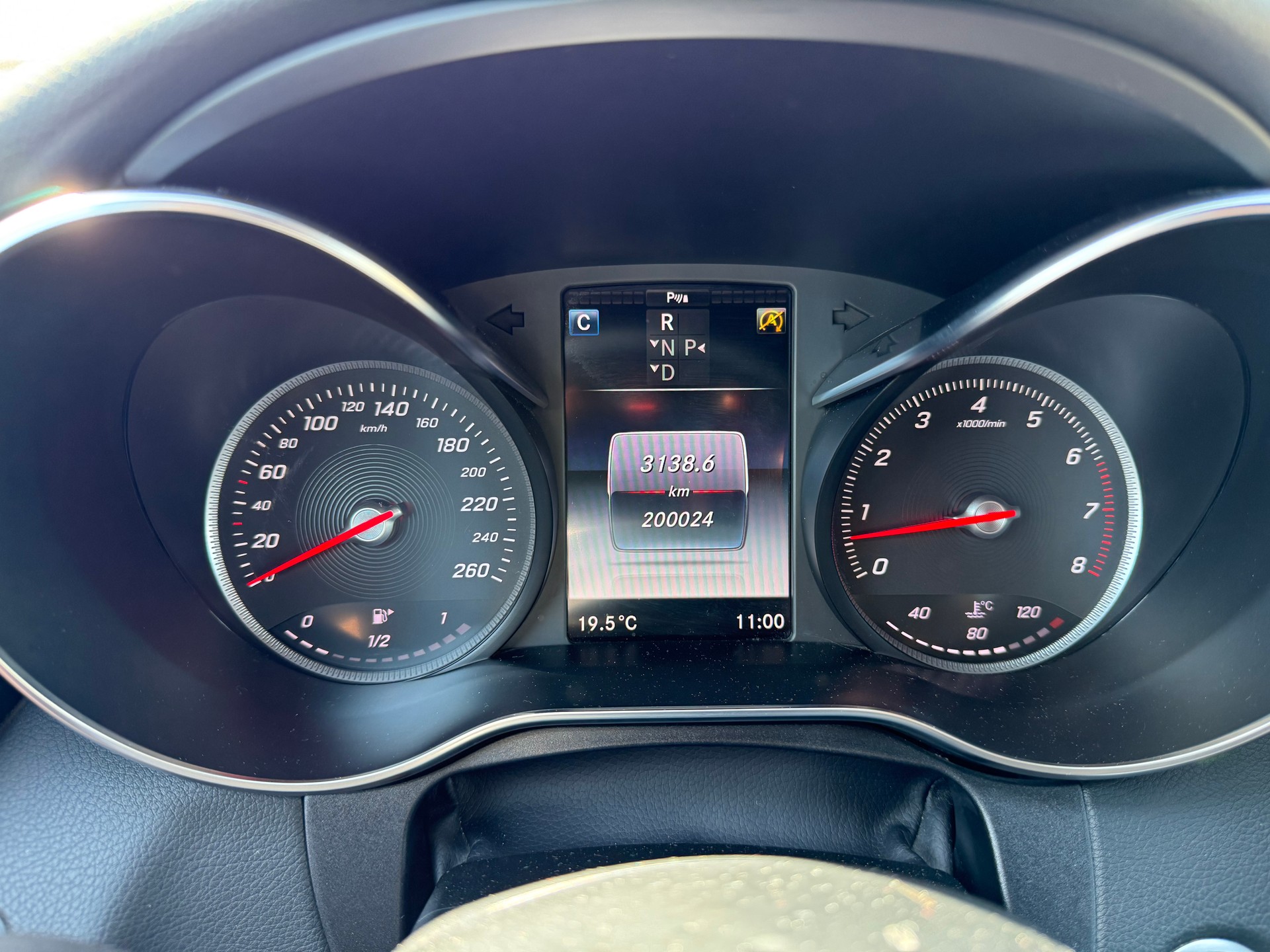 MERCEDES-BENZ C 200 AMG Line 7G-Tronic-image-4