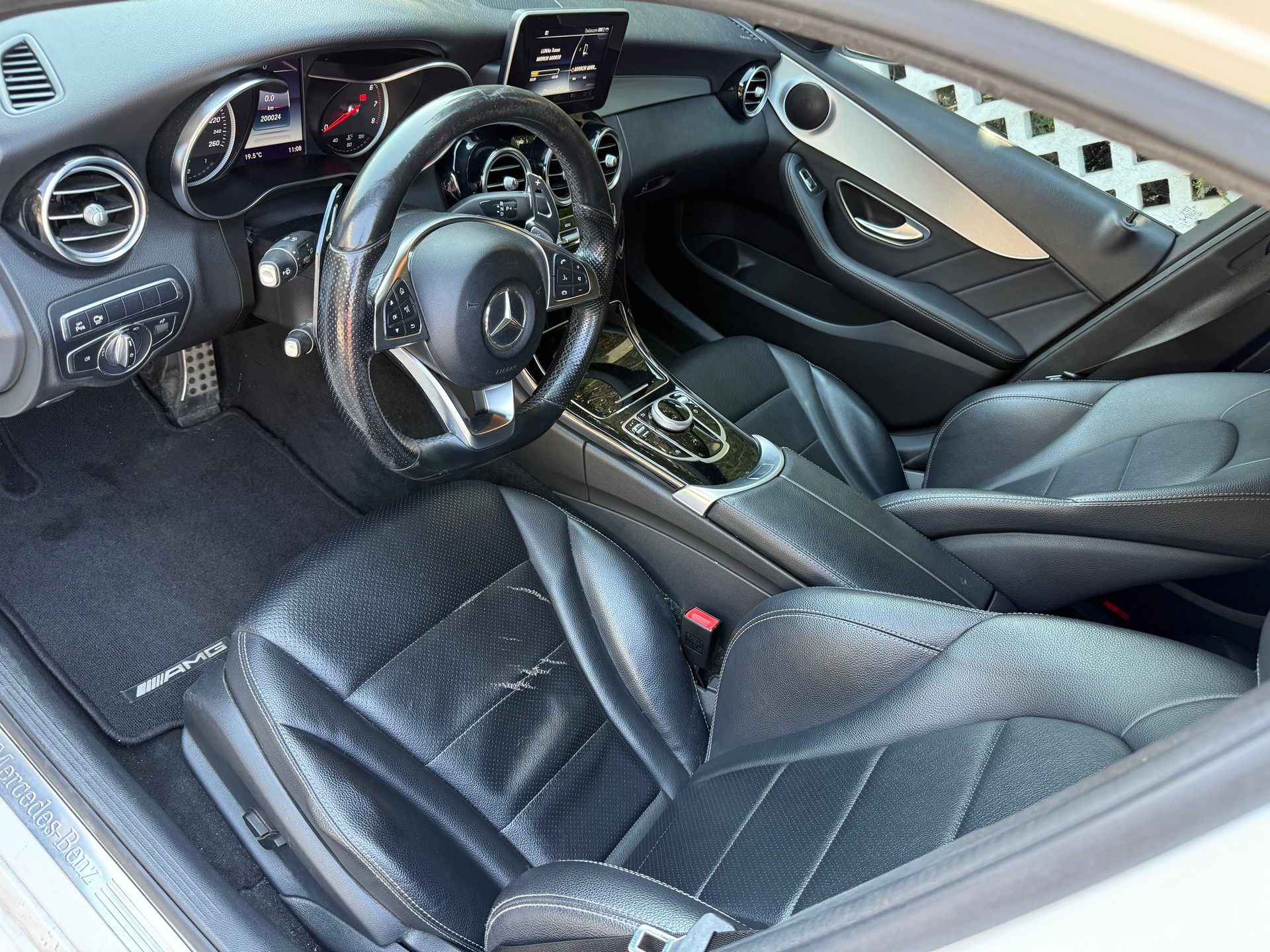 MERCEDES-BENZ C 200 AMG Line 7G-Tronic-image-6