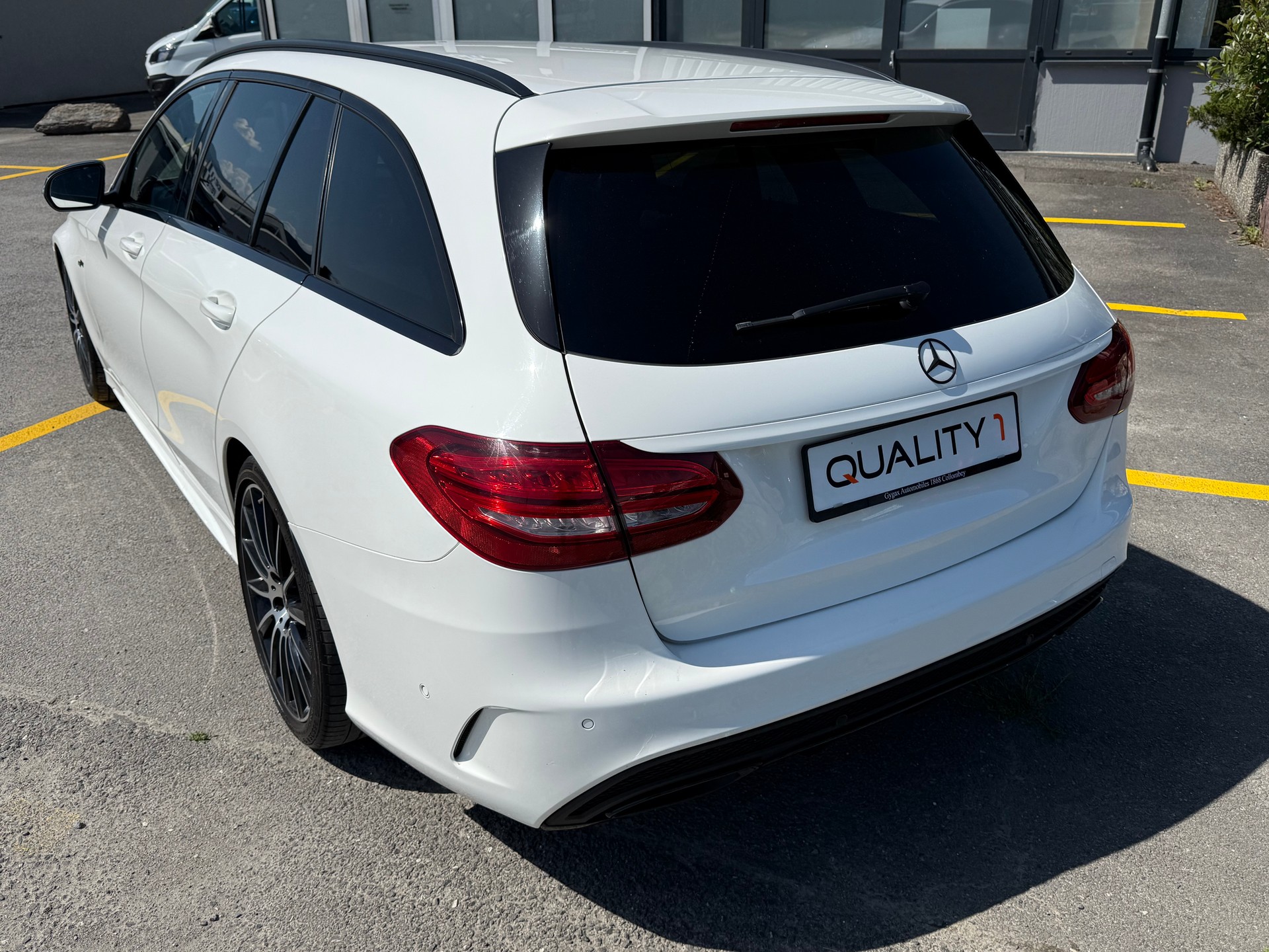 MERCEDES-BENZ C 200 AMG Line 7G-Tronic-image-2