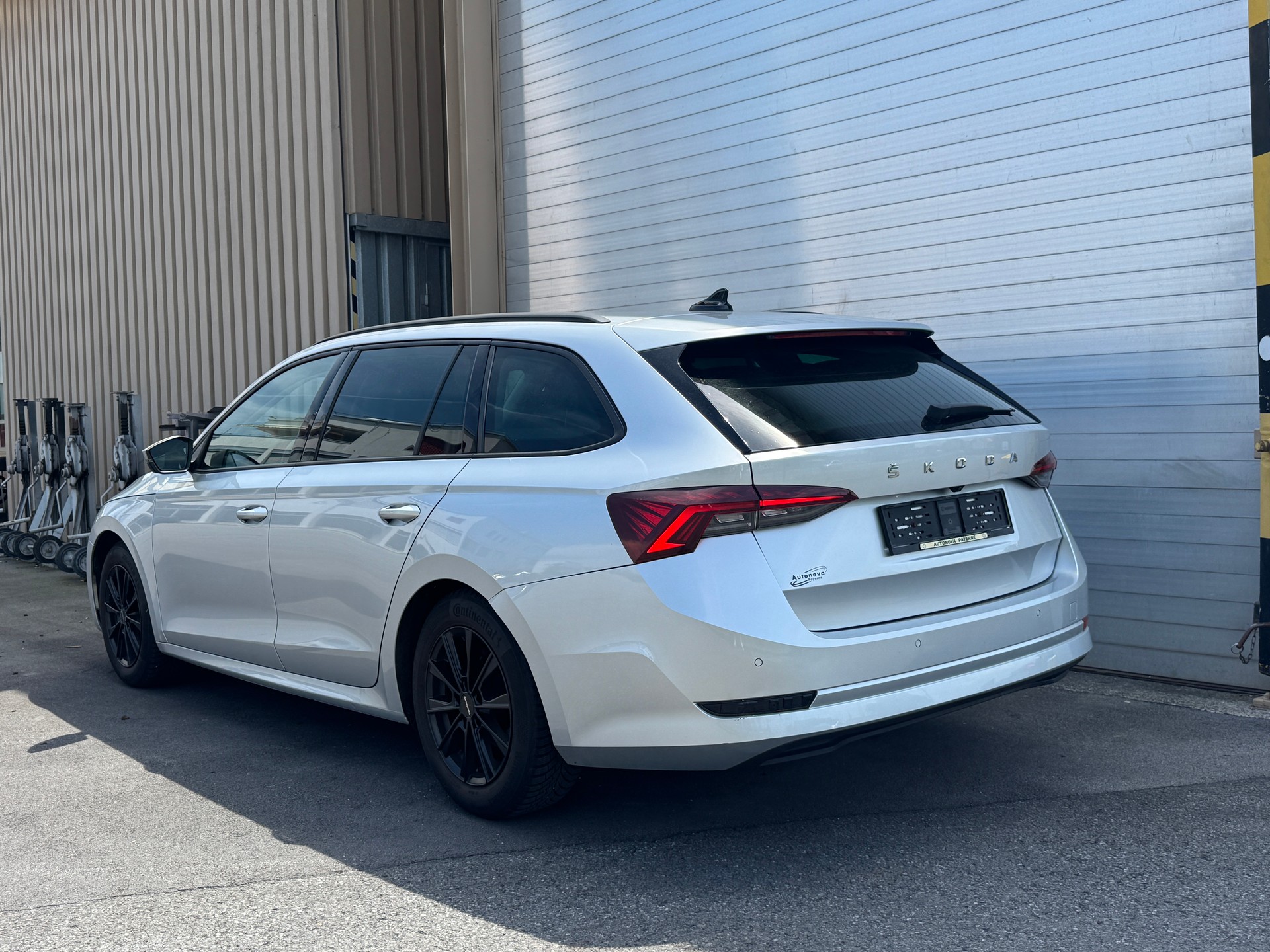 SKODA Octavia Combi 1.5 TSI ACT EVO Ambition-image-3