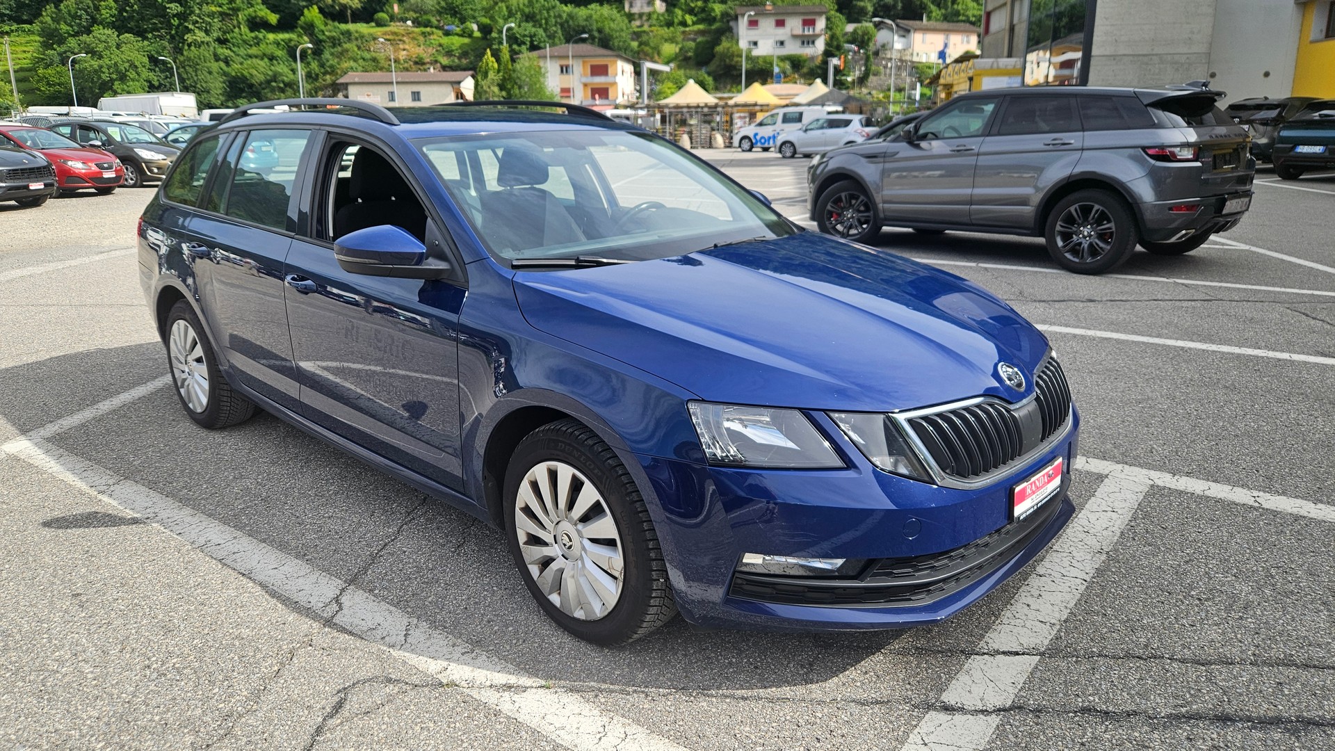 SKODA Octavia Combi 1.4 TSI Ambition DSG-image-2