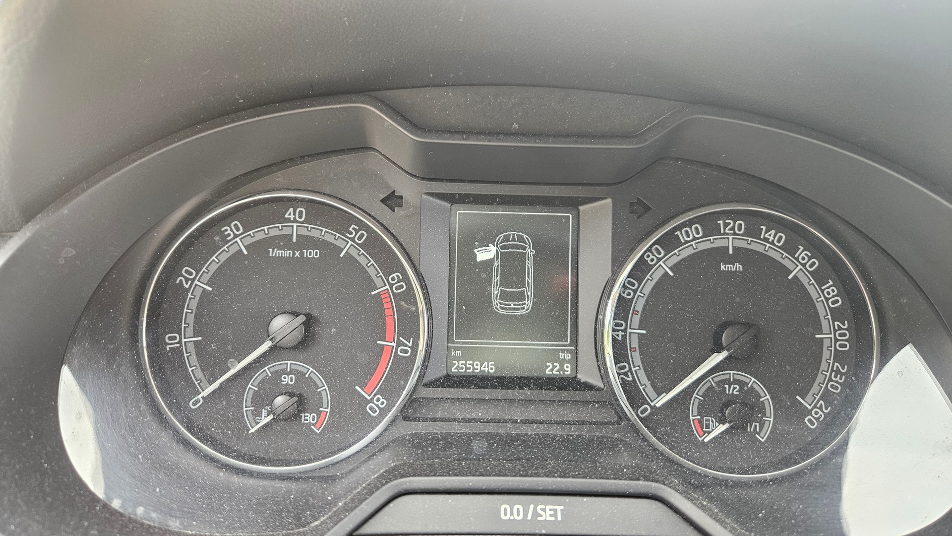 SKODA Octavia Combi 1.4 TSI Ambition DSG-image-9