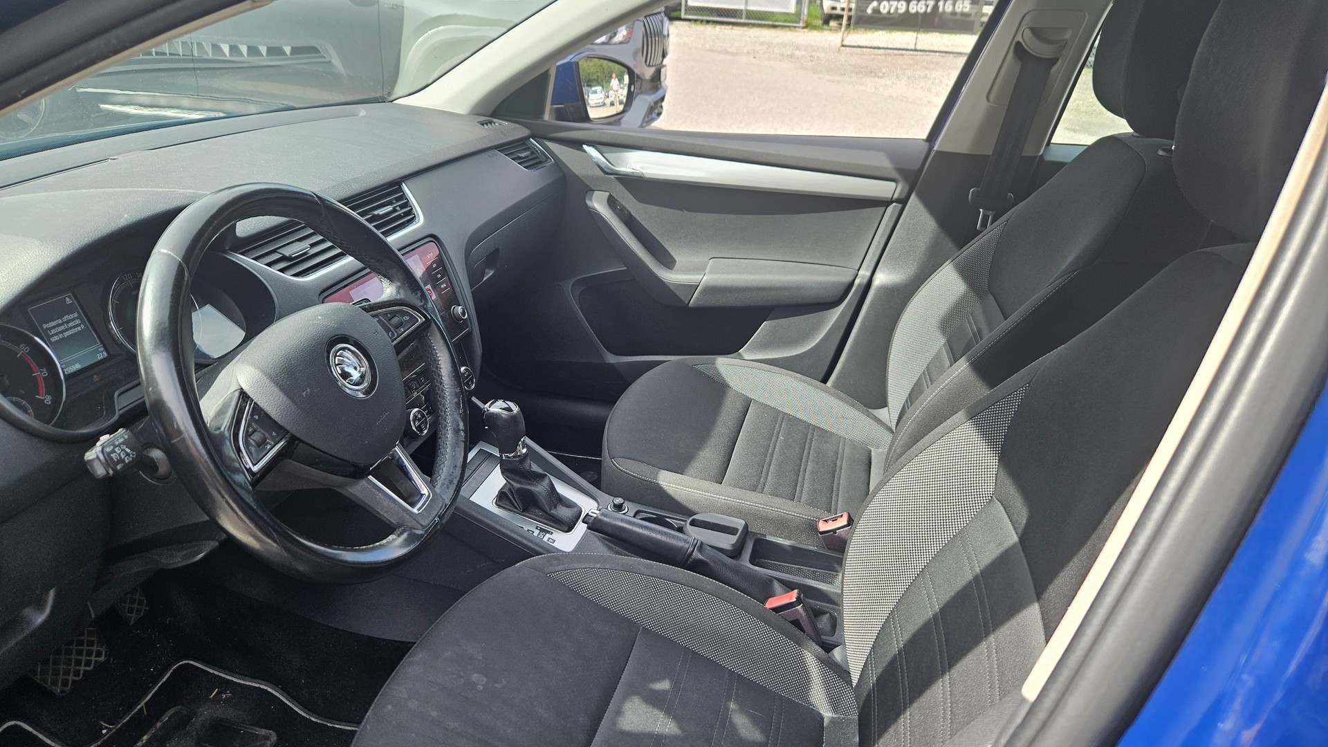 SKODA Octavia Combi 1.4 TSI Ambition DSG-image-8
