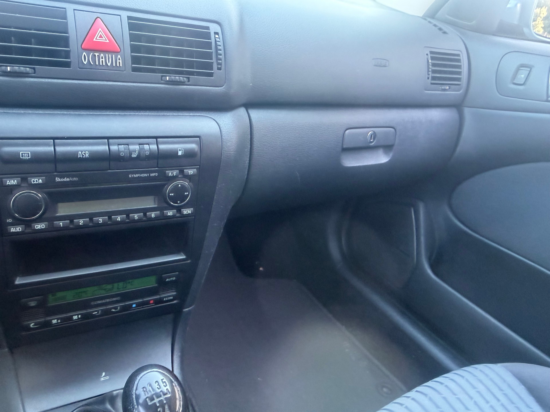 SKODA Octavia 1.9 TDI Tour-image-11