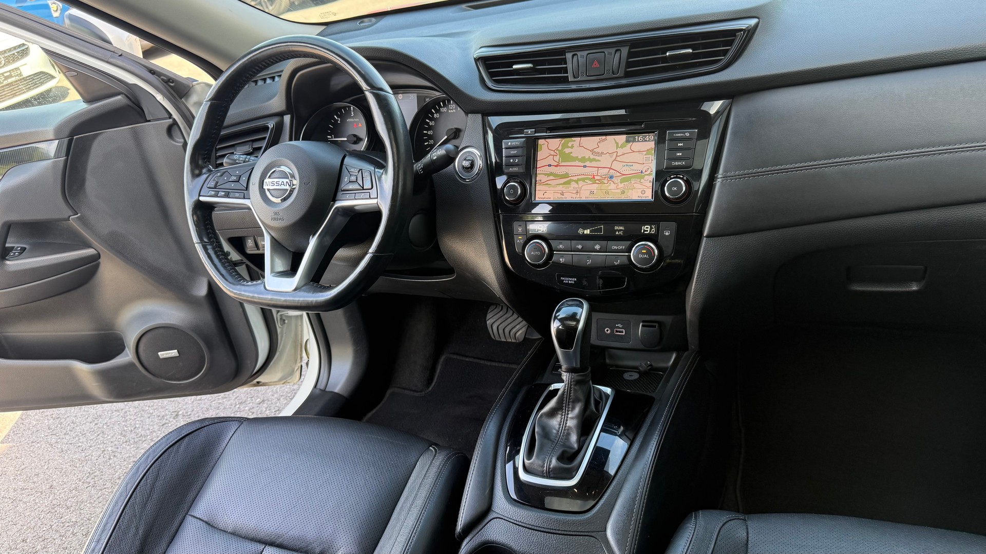 NISSAN X-Trail 1.7 dCi tekna Xtronic CVT ALL-MODE 4x4-image-6