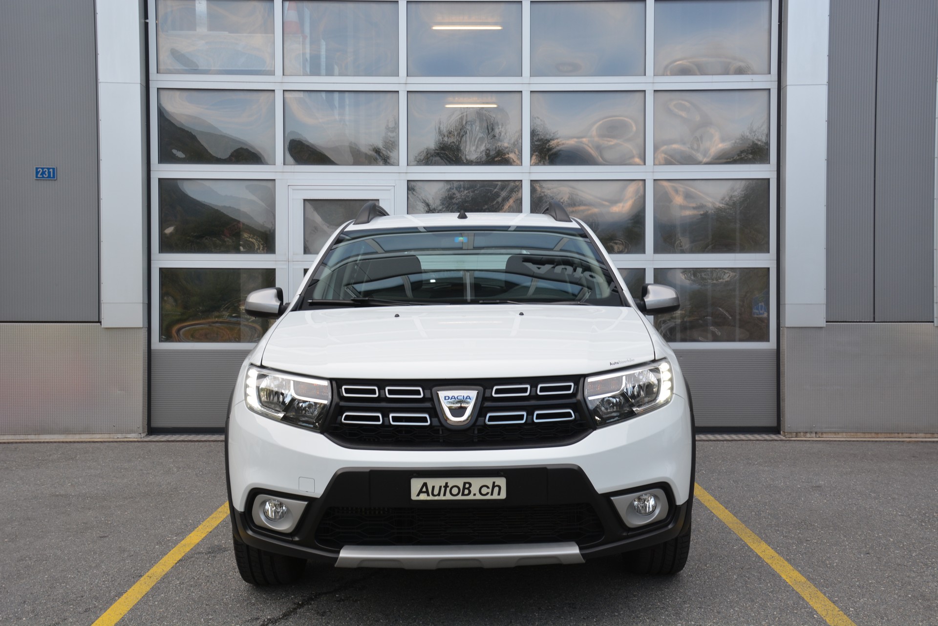 DACIA Sandero TCe 90 Stepway Unlimited 2 Automatic-image-2