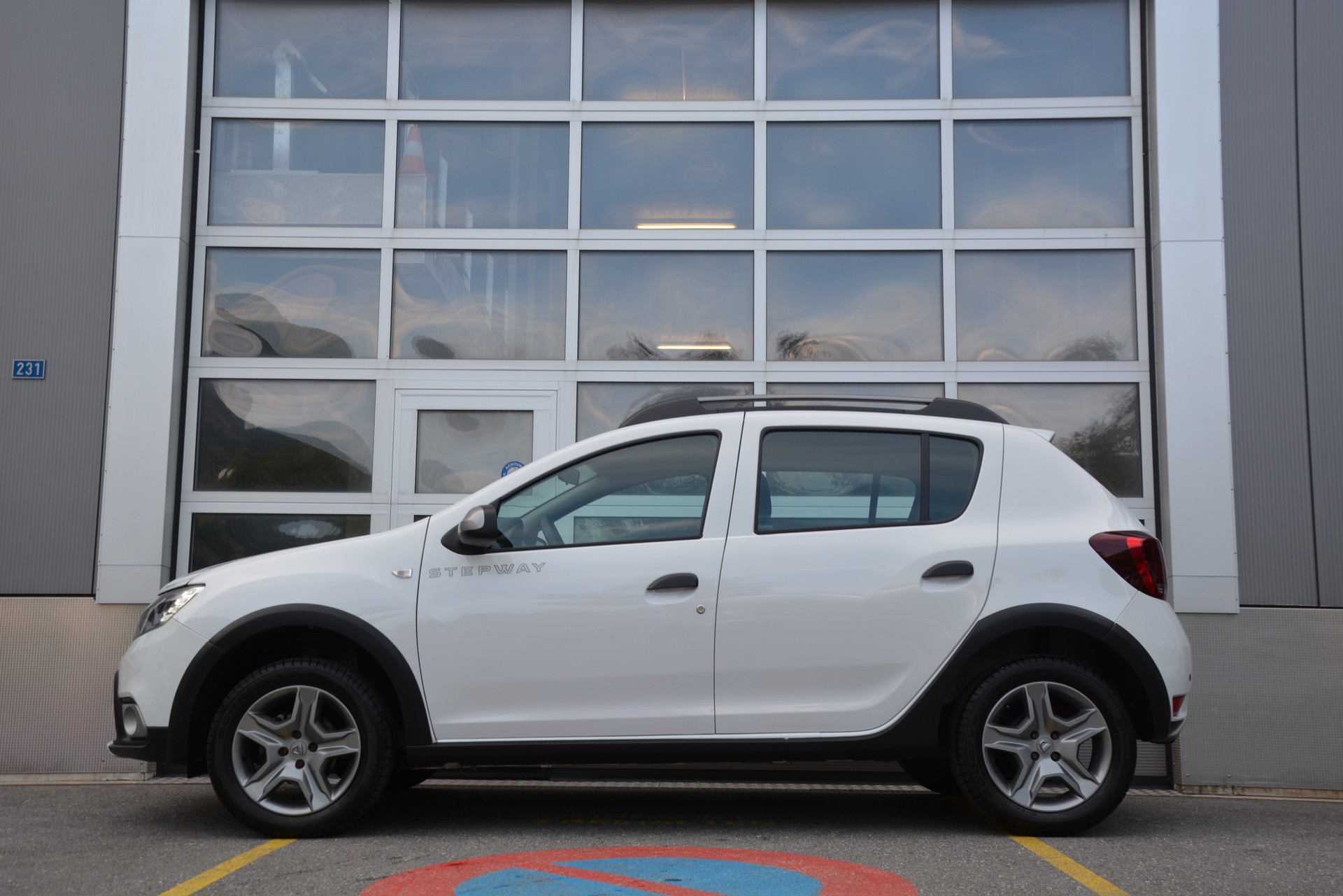 DACIA Sandero TCe 90 Stepway Unlimited 2 Automatic-image-3