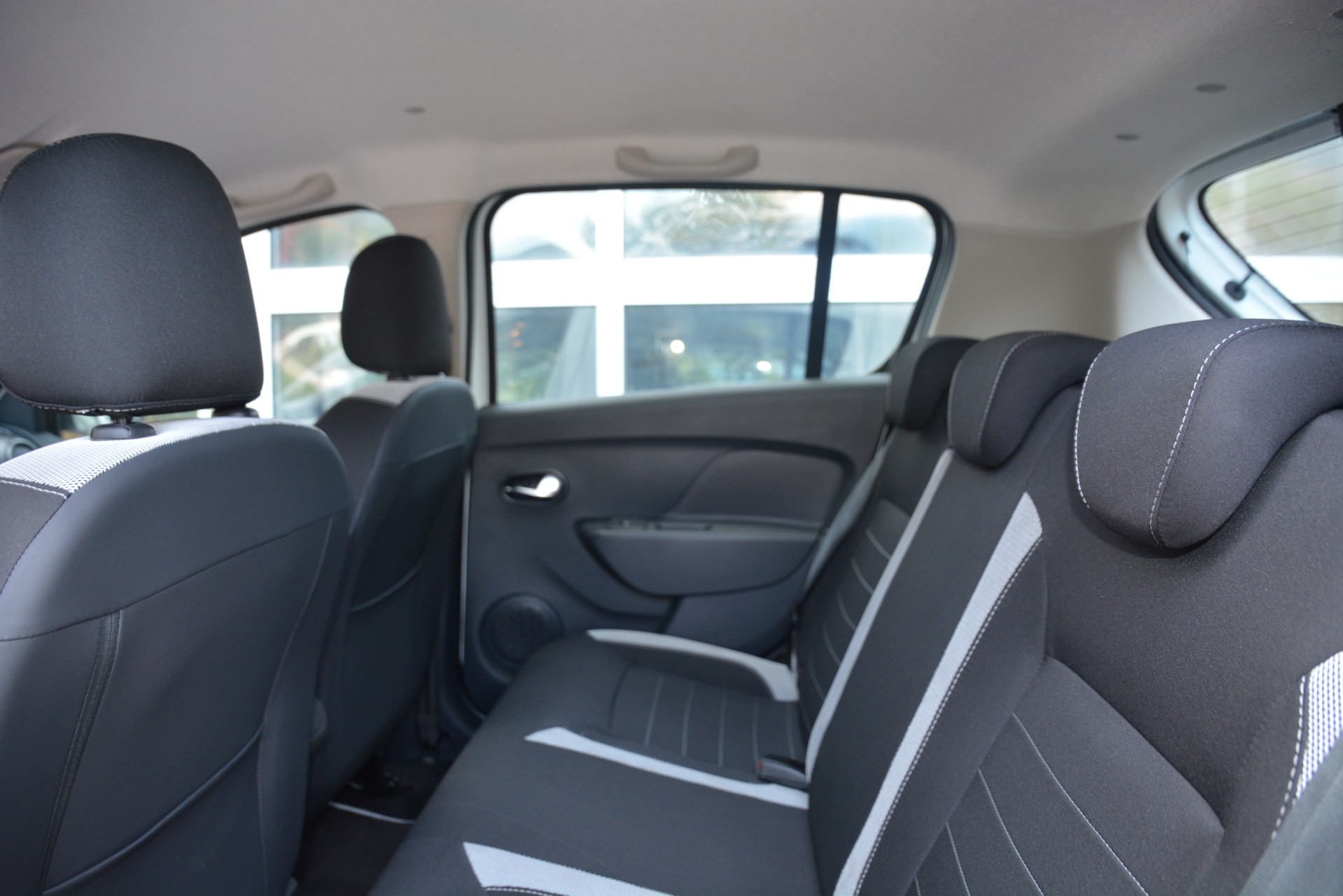 DACIA Sandero TCe 90 Stepway Unlimited 2 Automatic-image-14