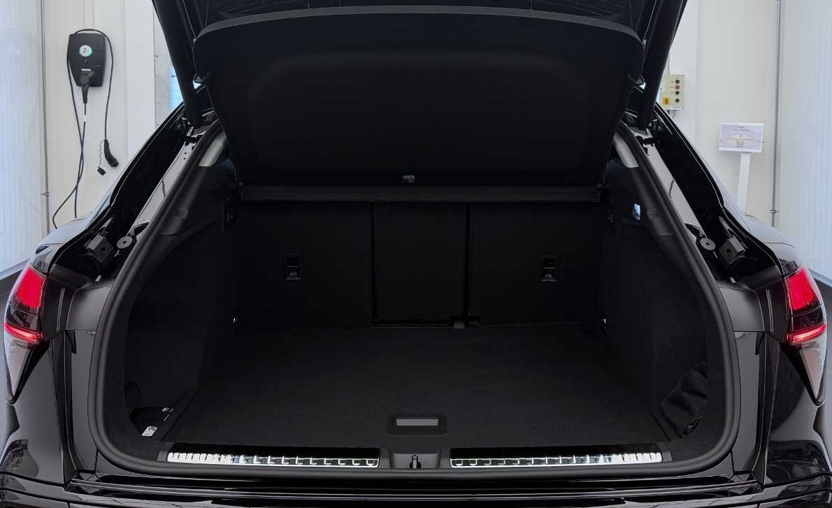 AUDI Q3 SUV 110 kW TFSI S tronic-image-19