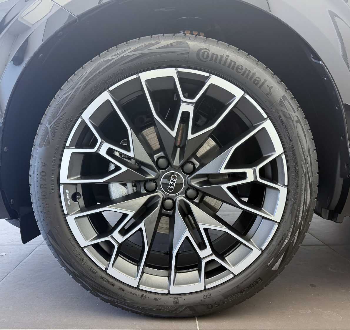 AUDI Q3 SUV 110 kW TFSI S tronic-image-2