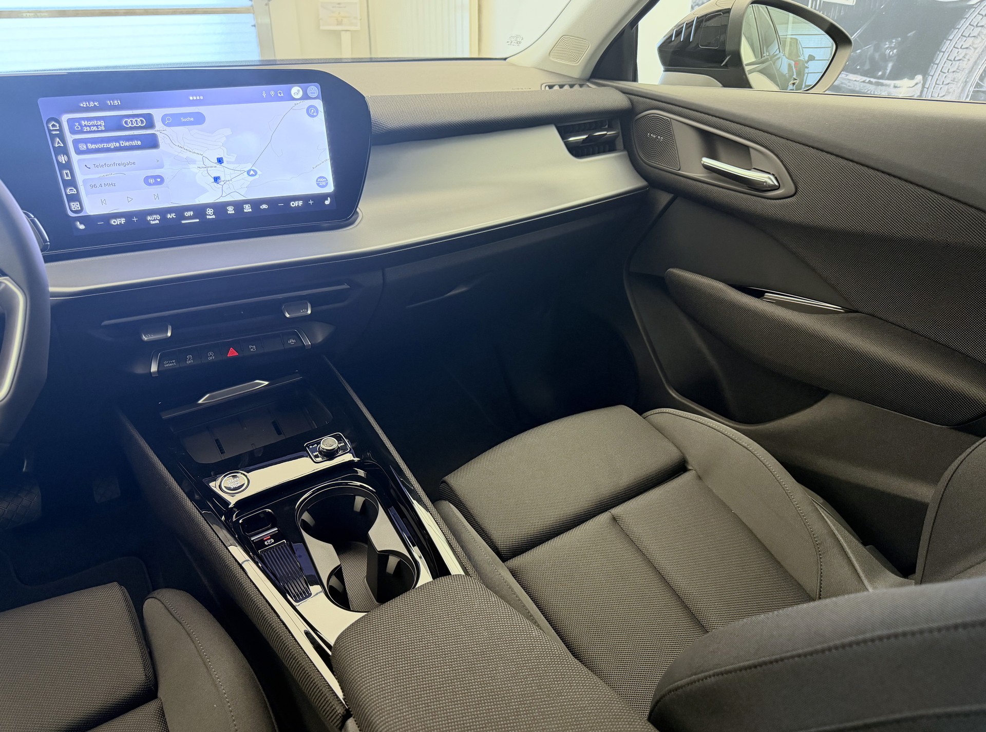 AUDI Q3 SUV 110 kW TFSI S tronic-image-16