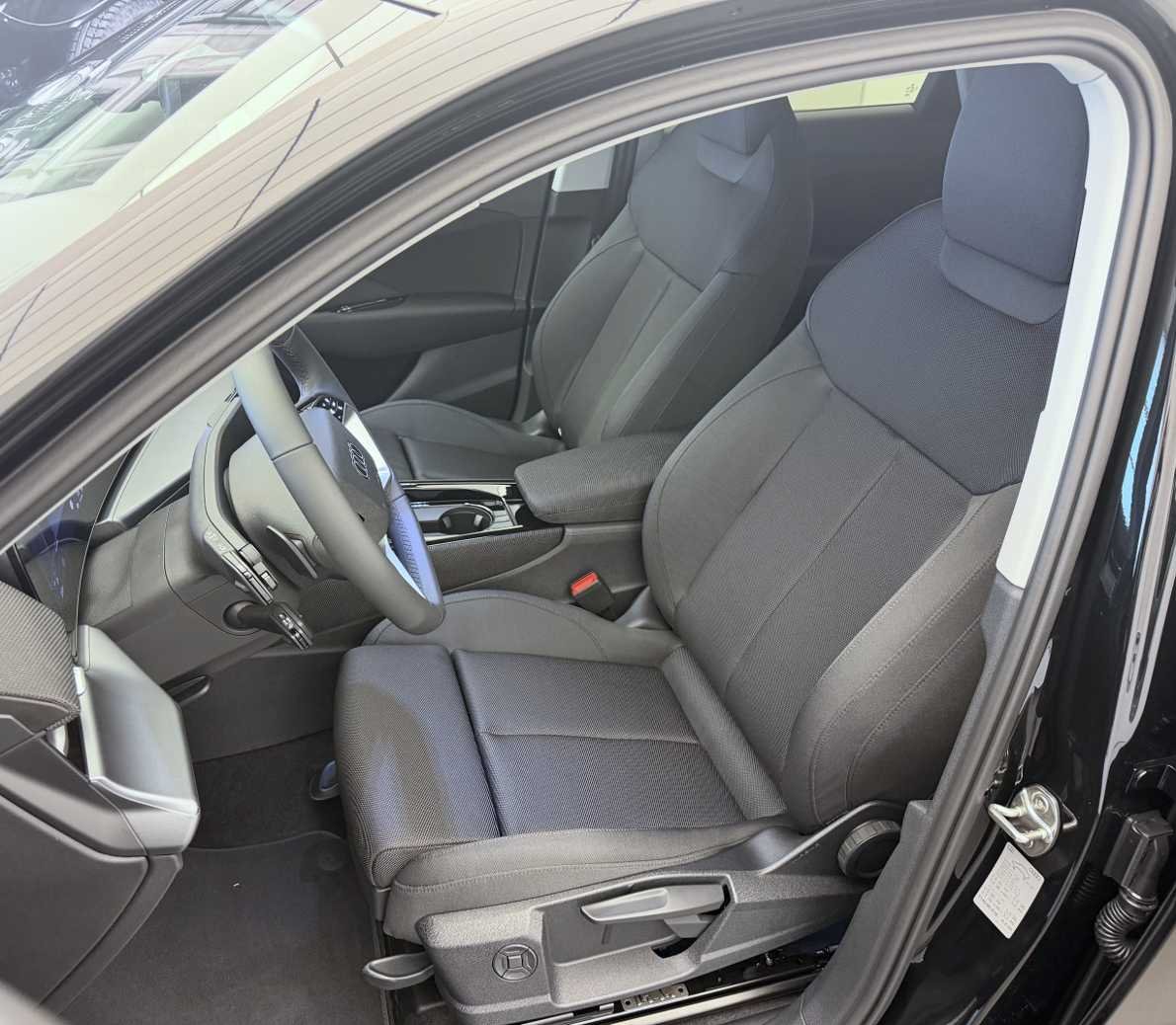 AUDI Q3 SUV 110 kW TFSI S tronic-image-5
