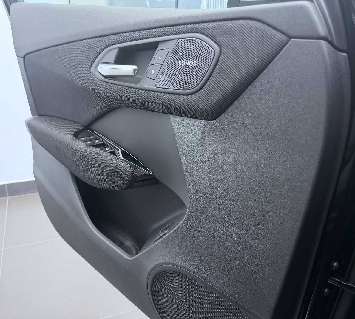 AUDI Q3 SUV 110 kW TFSI S tronic-image-4