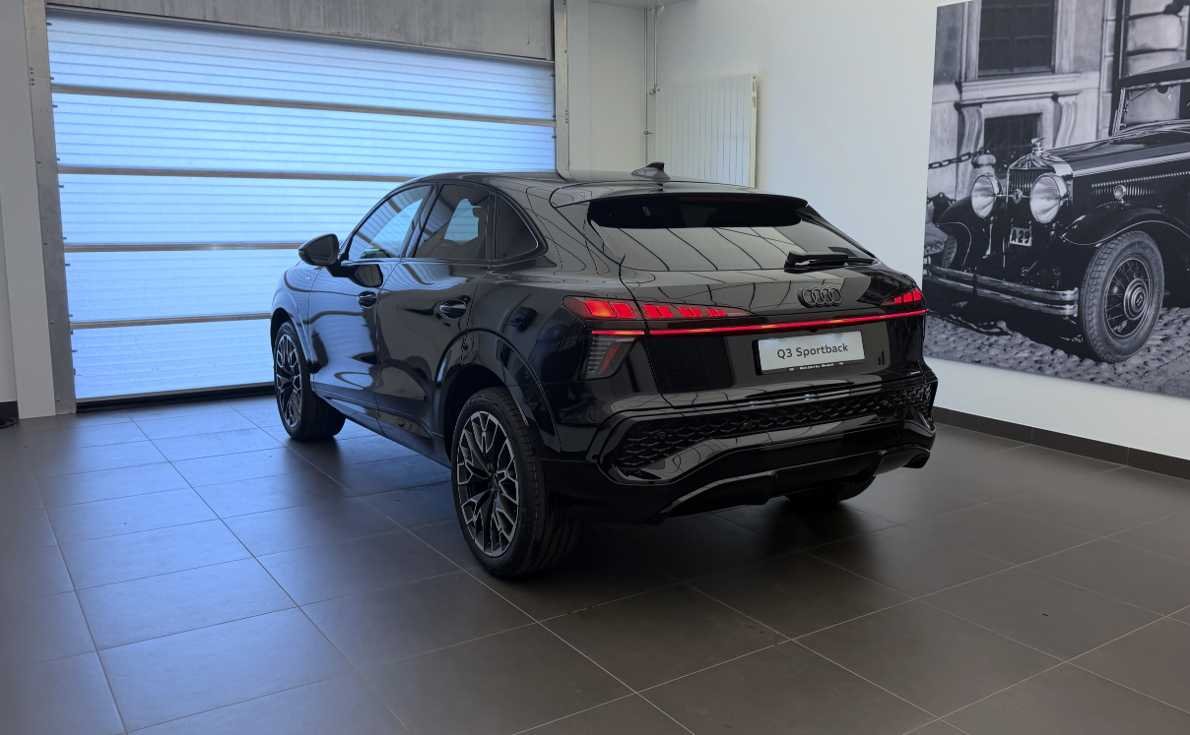 AUDI Q3 SUV 110 kW TFSI S tronic-image-22