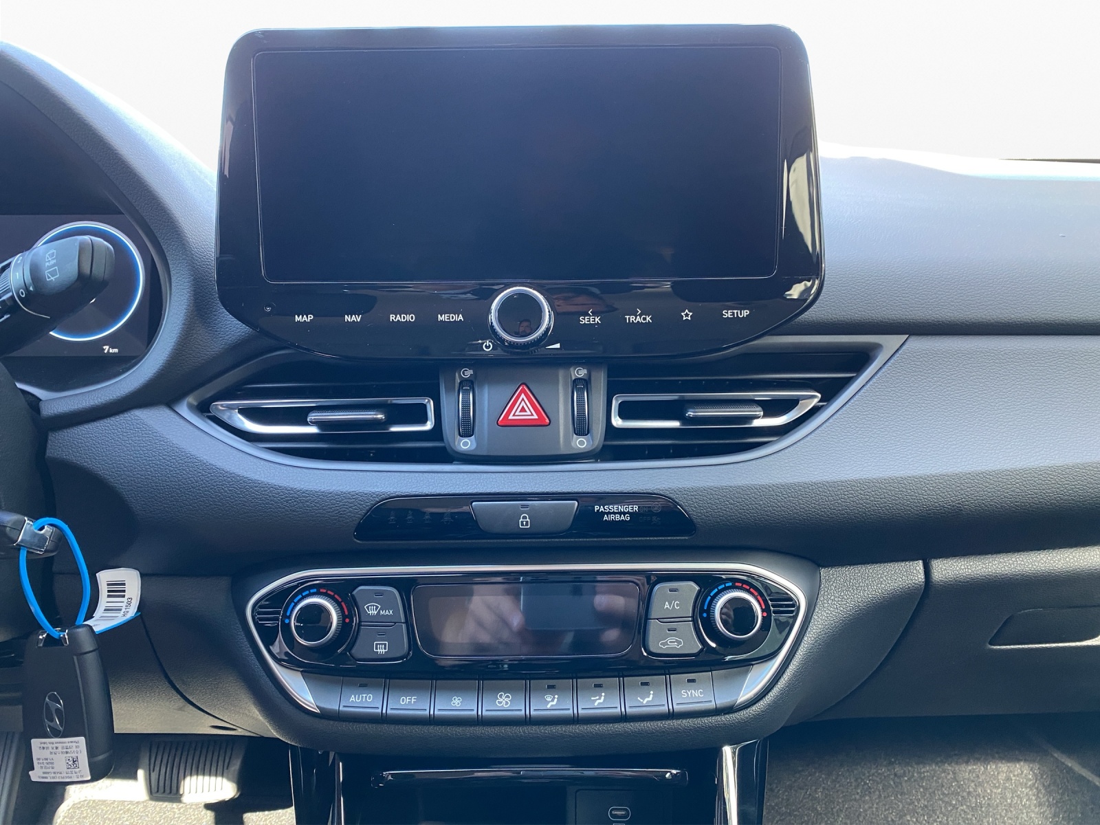 HYUNDAI i30 1.5 T-GDi Amplia-image-14