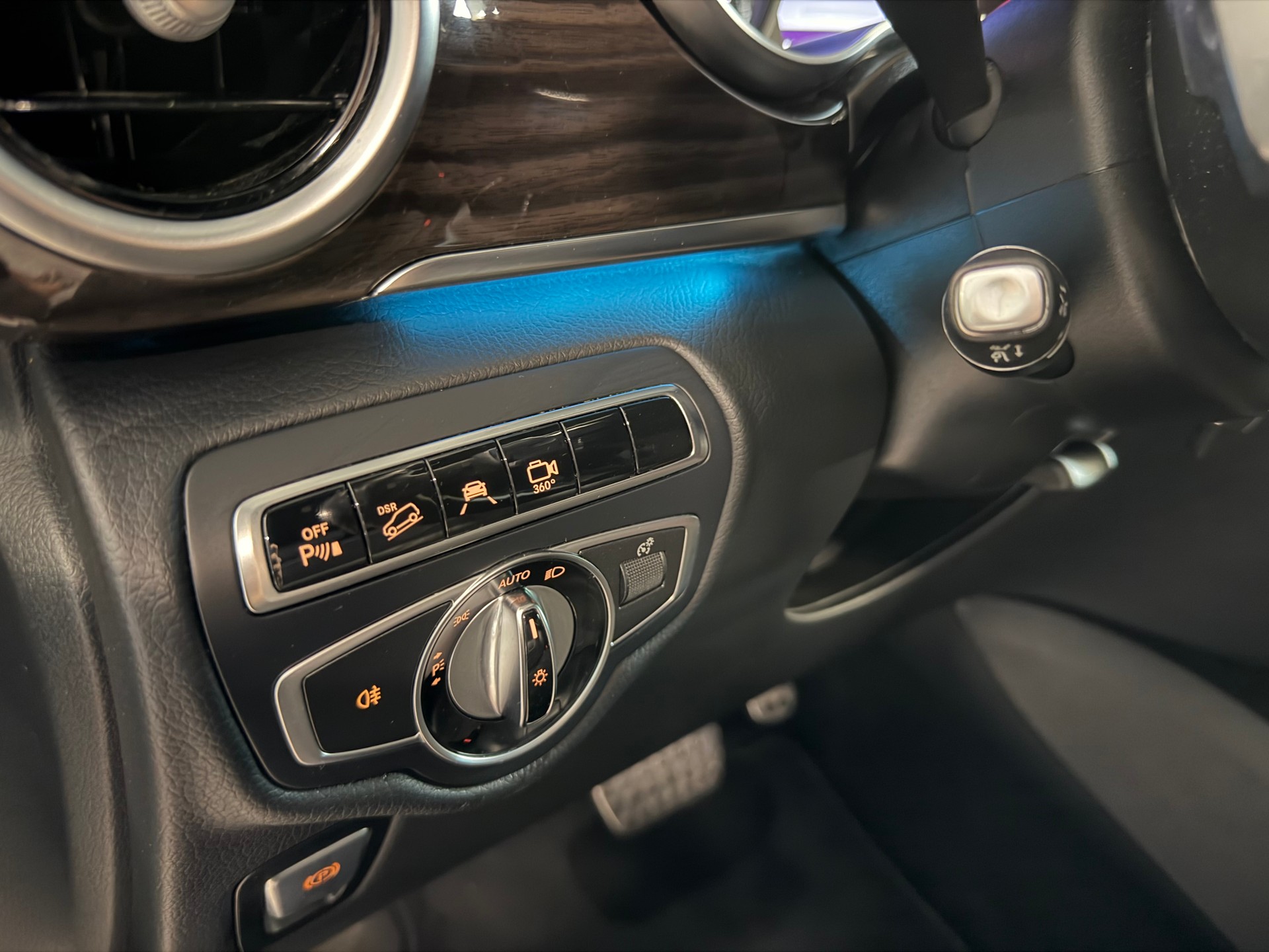 MERCEDES-BENZ V 250 d Swiss Edition lang 4Matic 7G-Tronic-image-12