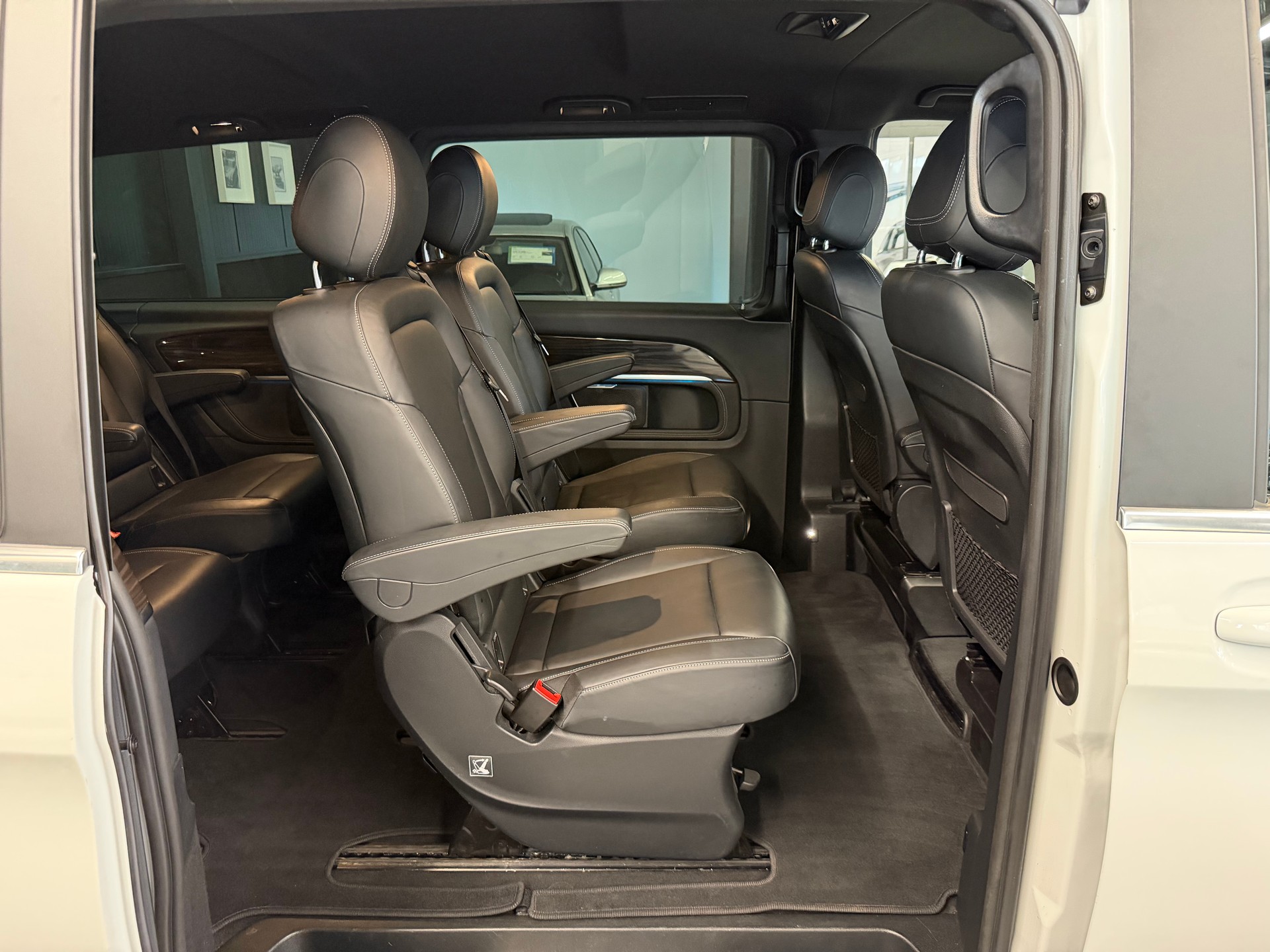 MERCEDES-BENZ V 250 d Swiss Edition lang 4Matic 7G-Tronic-image-25