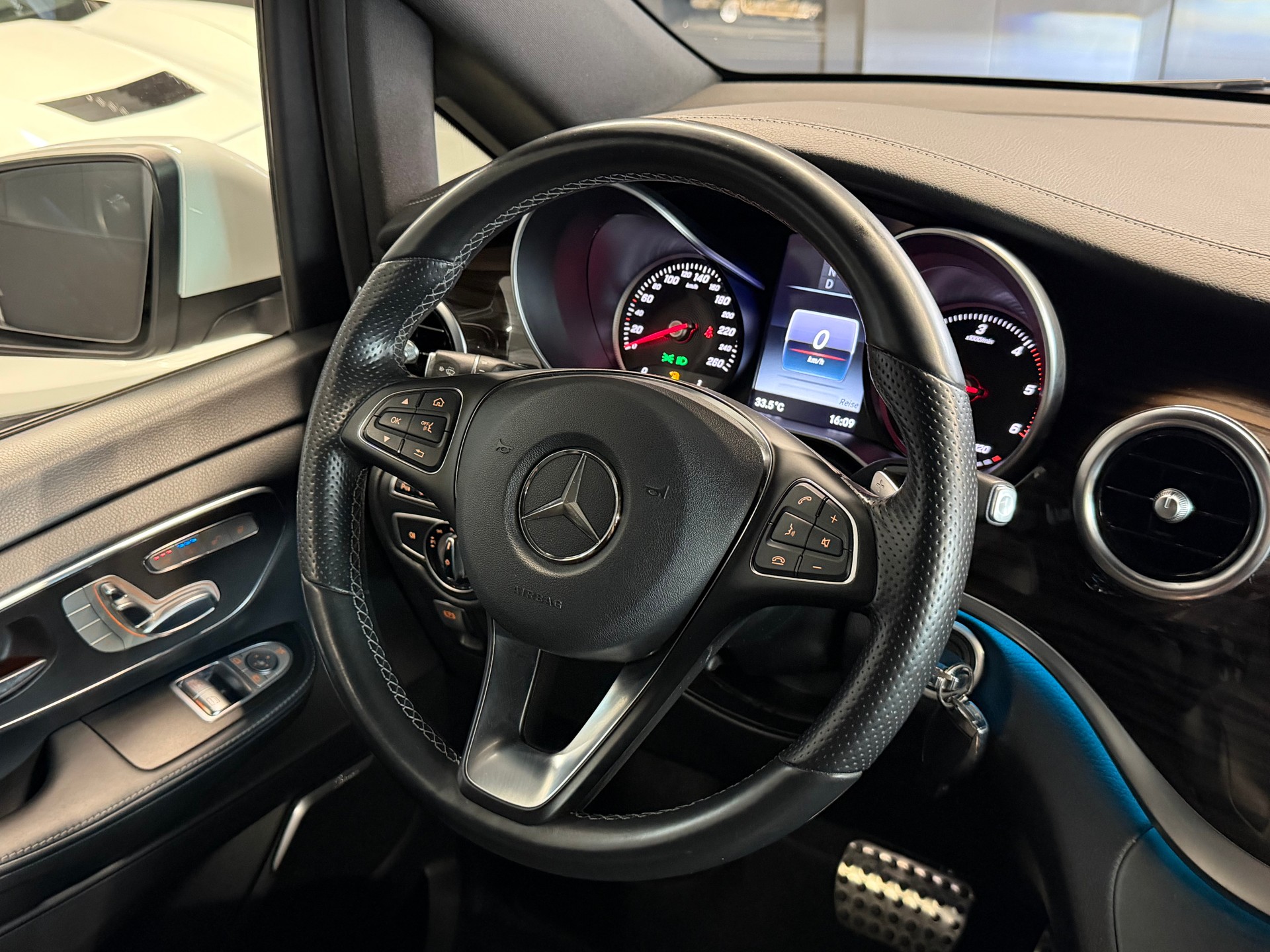 MERCEDES-BENZ V 250 d Swiss Edition lang 4Matic 7G-Tronic-image-20