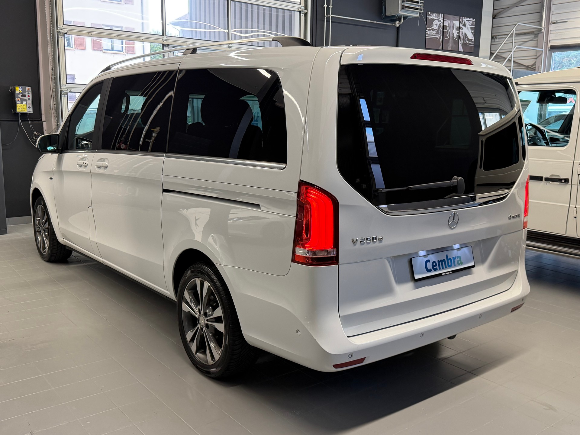 MERCEDES-BENZ V 250 d Swiss Edition lang 4Matic 7G-Tronic-image-4
