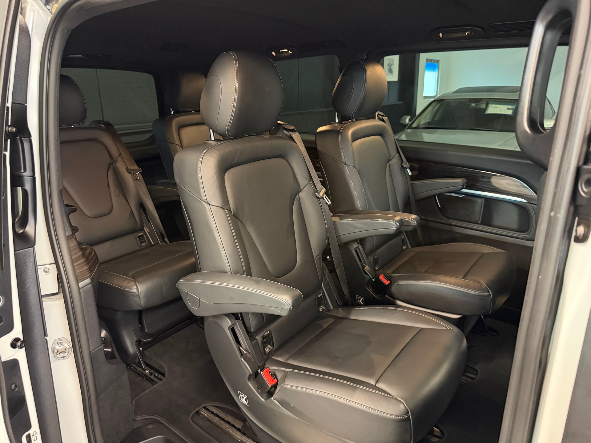 MERCEDES-BENZ V 250 d Swiss Edition lang 4Matic 7G-Tronic-image-26