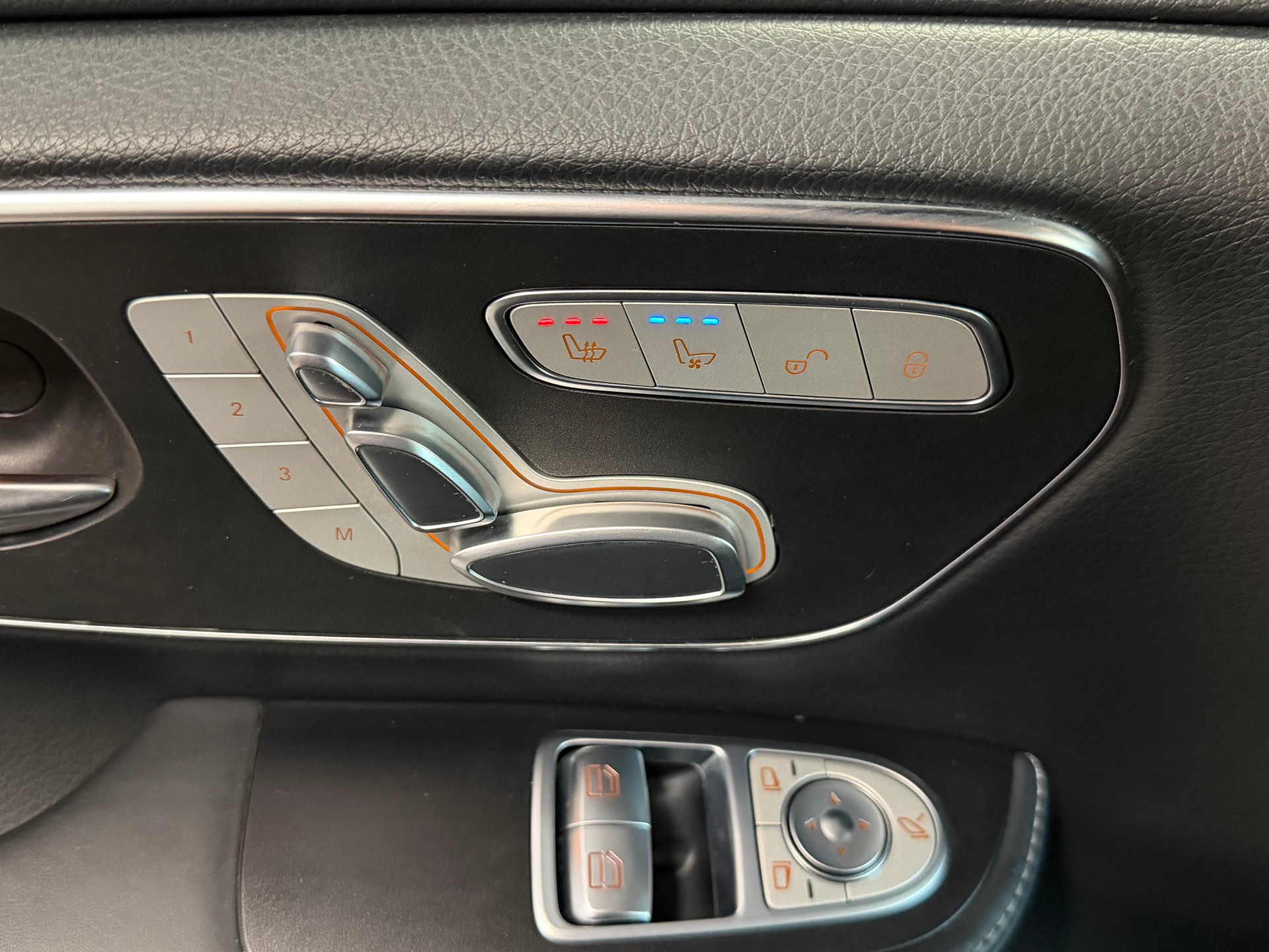 MERCEDES-BENZ V 250 d Swiss Edition lang 4Matic 7G-Tronic-image-13