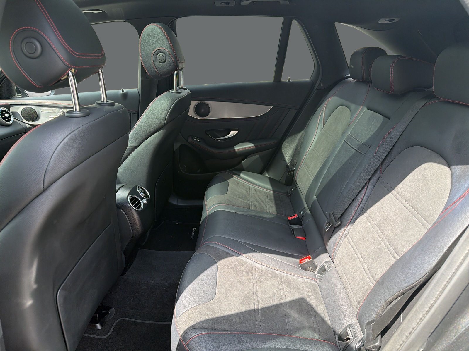 MERCEDES-BENZ GLC 200 AMG Line Plus 4M-image-13