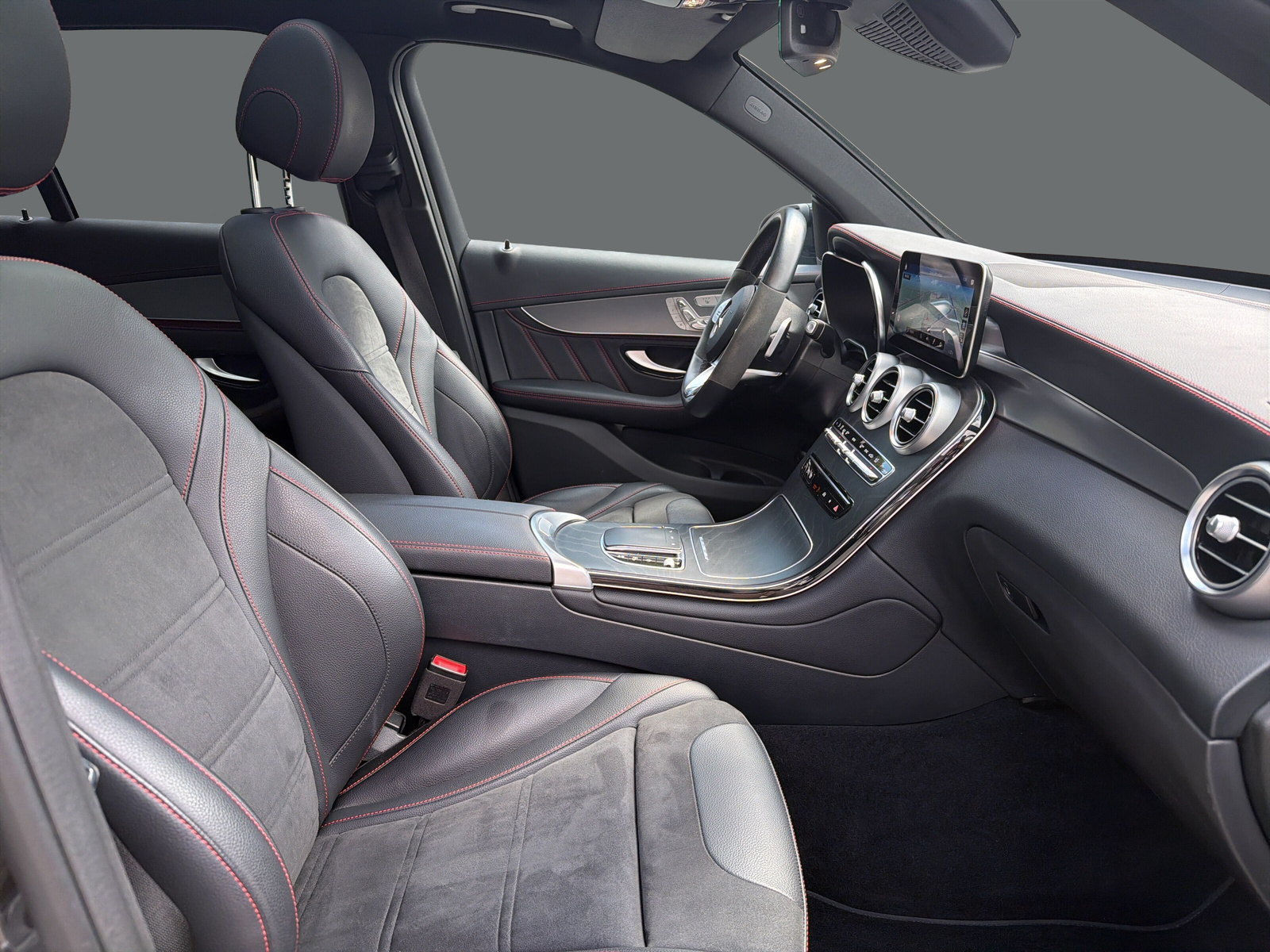 MERCEDES-BENZ GLC 200 AMG Line Plus 4M-image-17