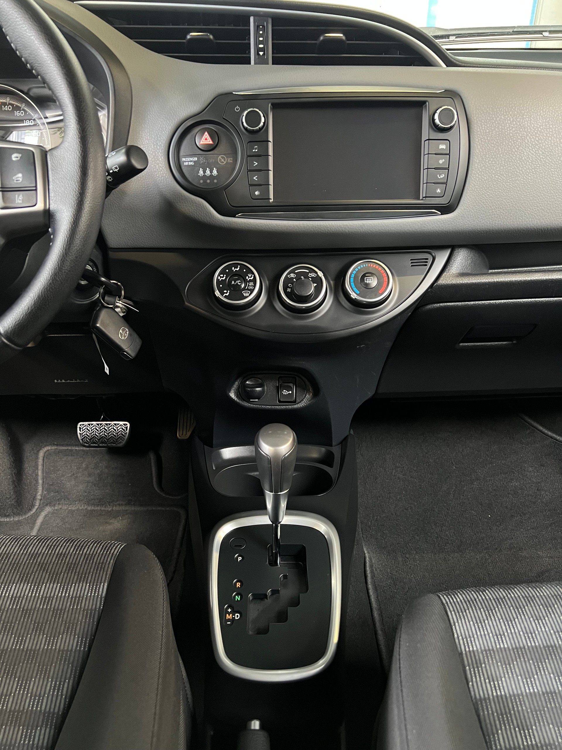 TOYOTA Yaris 1.33 Luna Multidrive-image-5