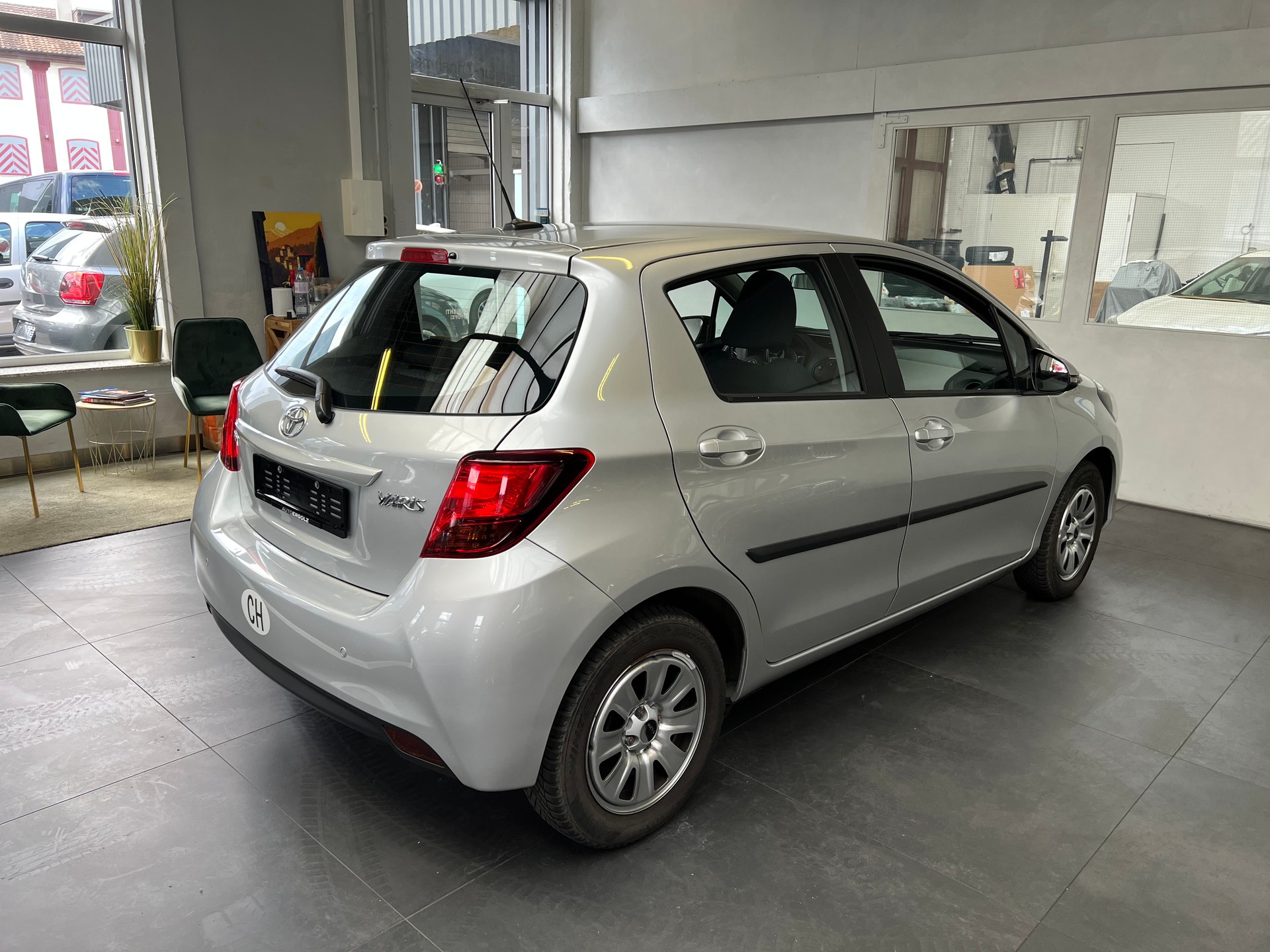 TOYOTA Yaris 1.33 Luna Multidrive-image-3