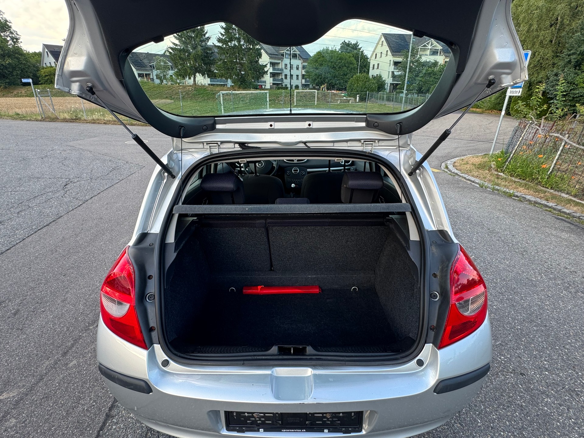 RENAULT Clio 1.2 16V Turbo Rip Curl-image-6