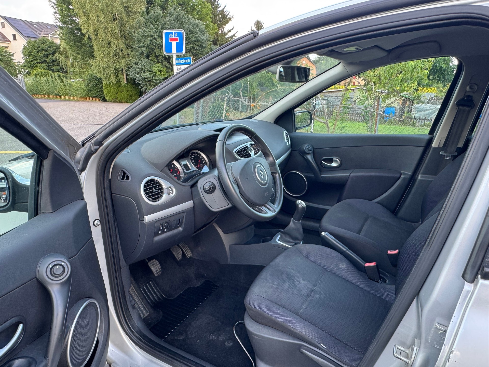 RENAULT Clio 1.2 16V Turbo Rip Curl-image-14