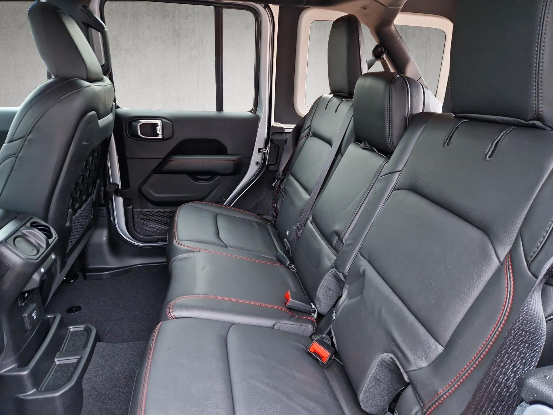 JEEP Wrangler 2.0 Turbo Rubicon Unlimited-image-13