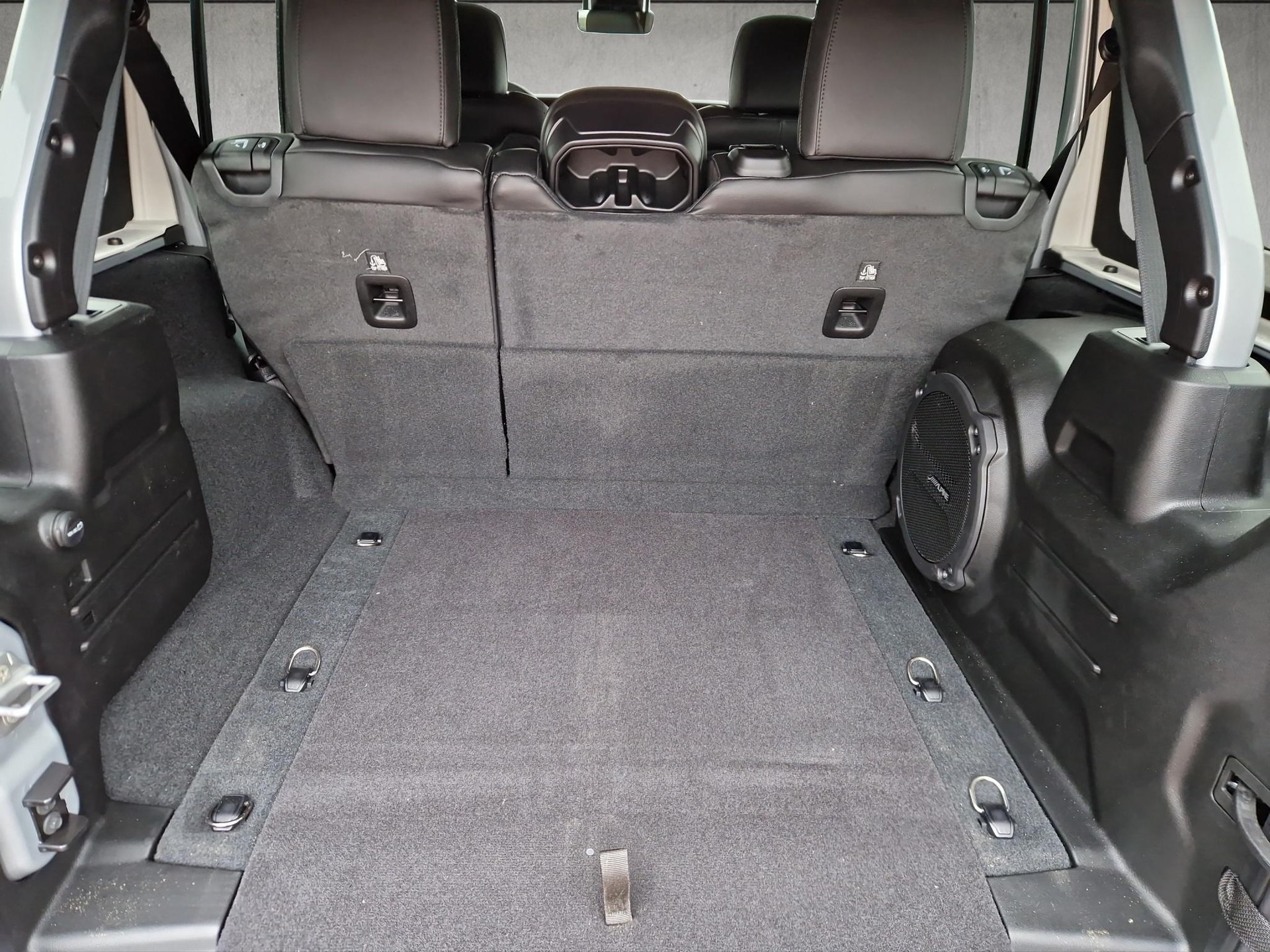 JEEP Wrangler 2.0 Turbo Rubicon Unlimited-image-14