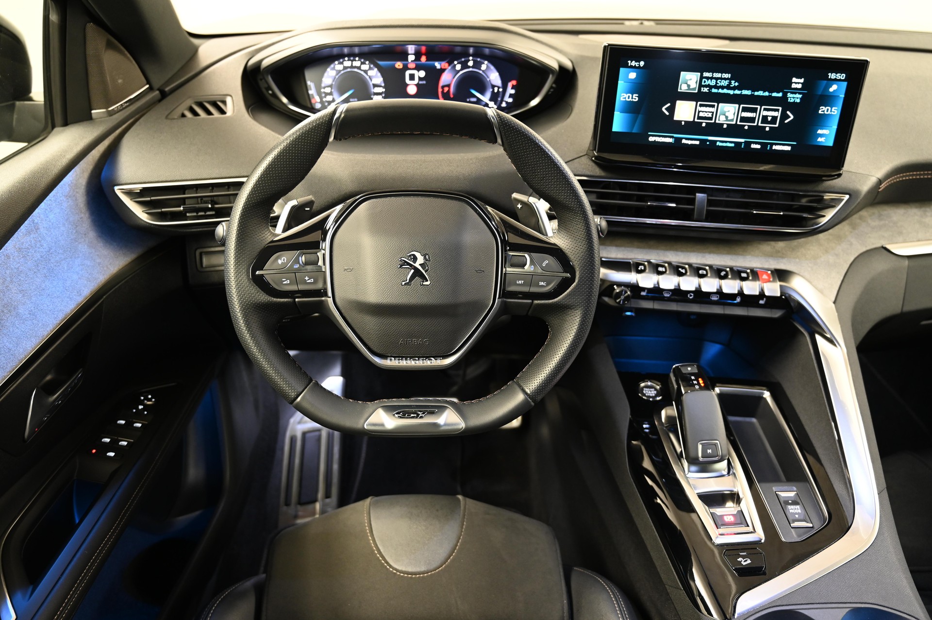 PEUGEOT 3008 1.2 PureTech GT Pack-image-6