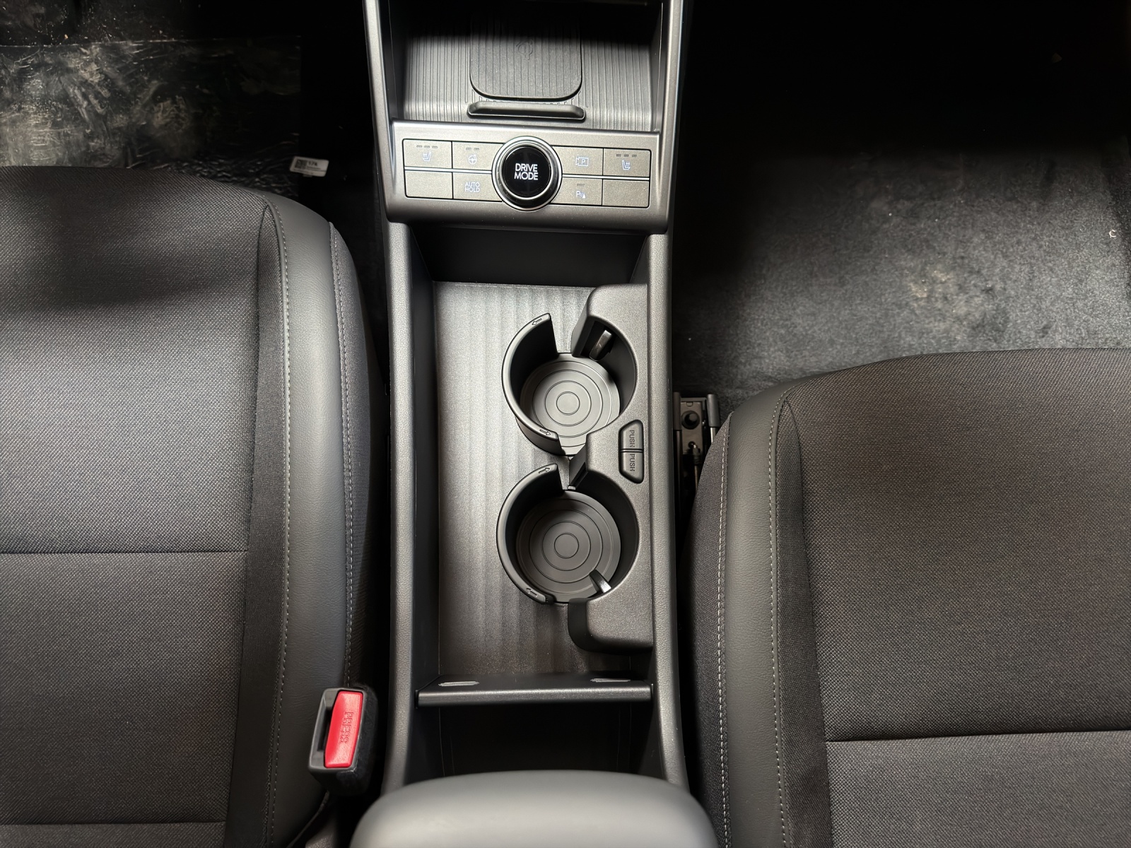 HYUNDAI Kona 1.6 GDi HEV Amplia DCT-image-14