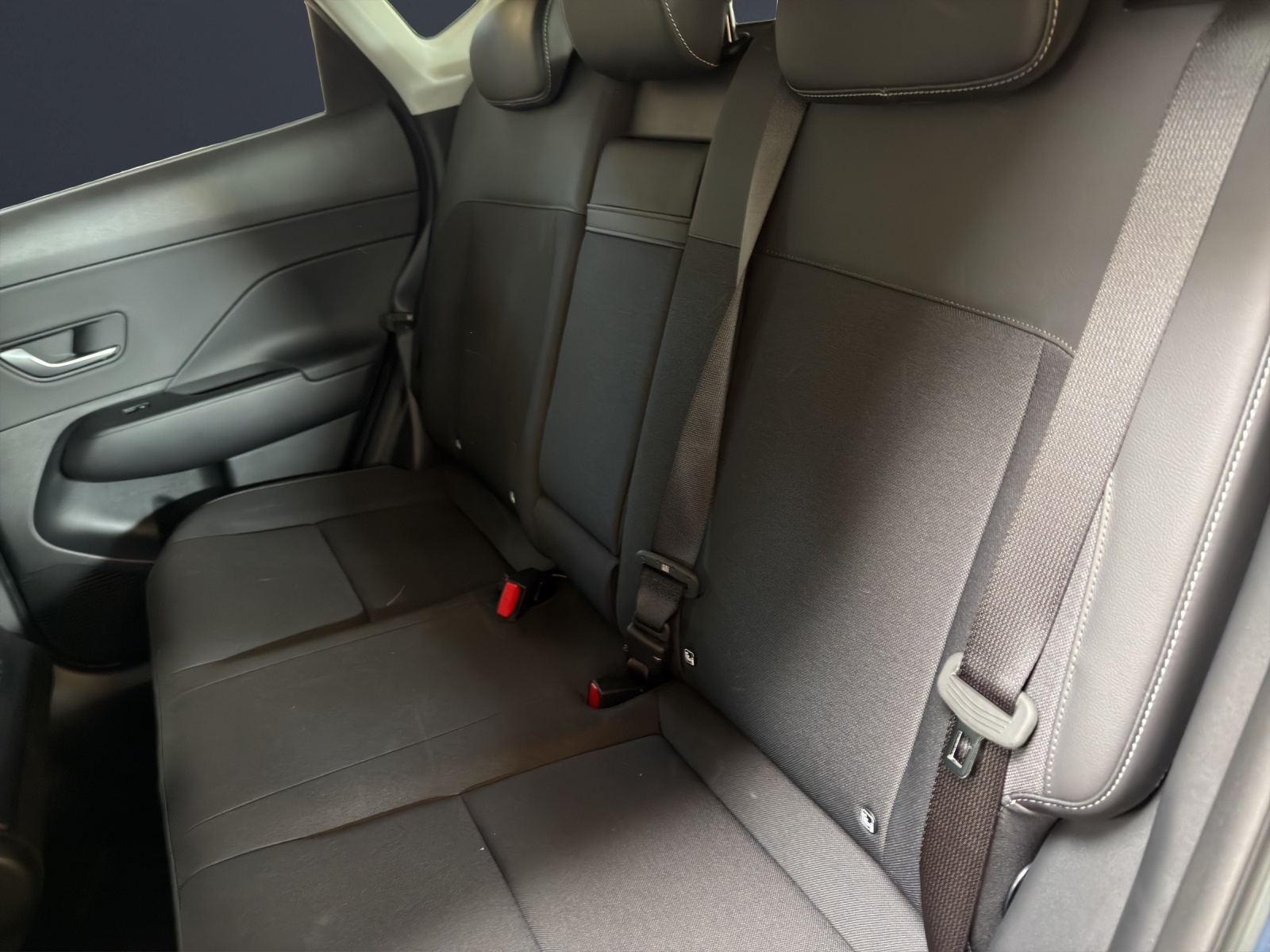HYUNDAI Kona 1.6 GDi HEV Amplia DCT-image-15