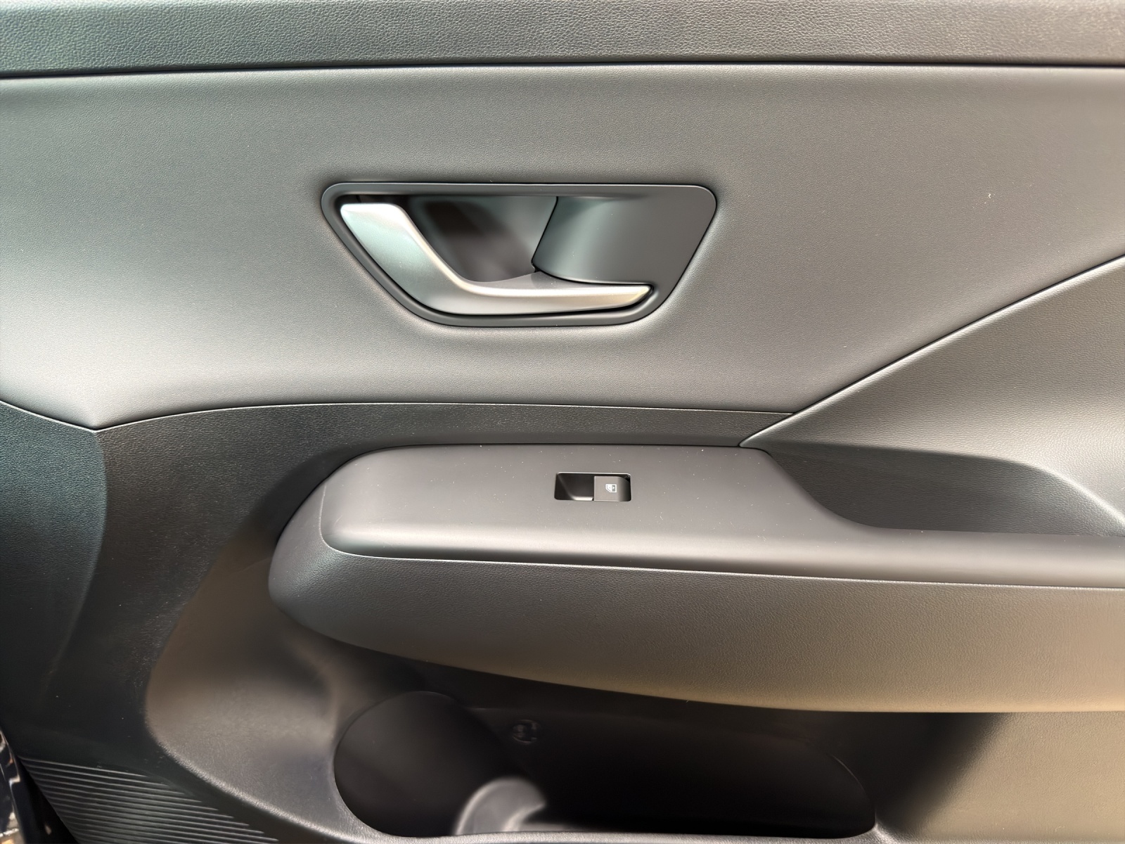 HYUNDAI Kona 1.6 GDi HEV Amplia DCT-image-10