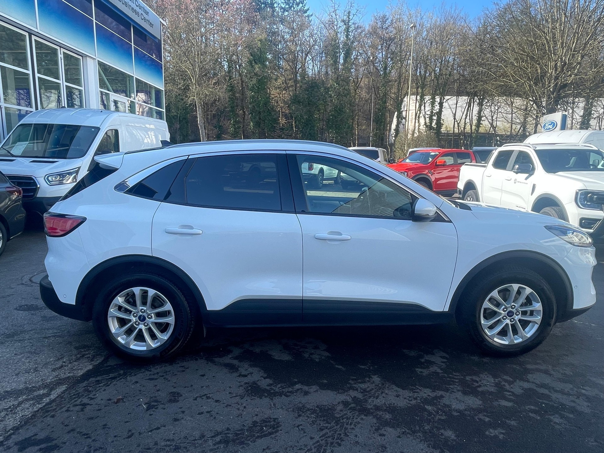 FORD Kuga 2.5 Hybrid Titanium X 4x4 inkl. Schiebedach!-image-5