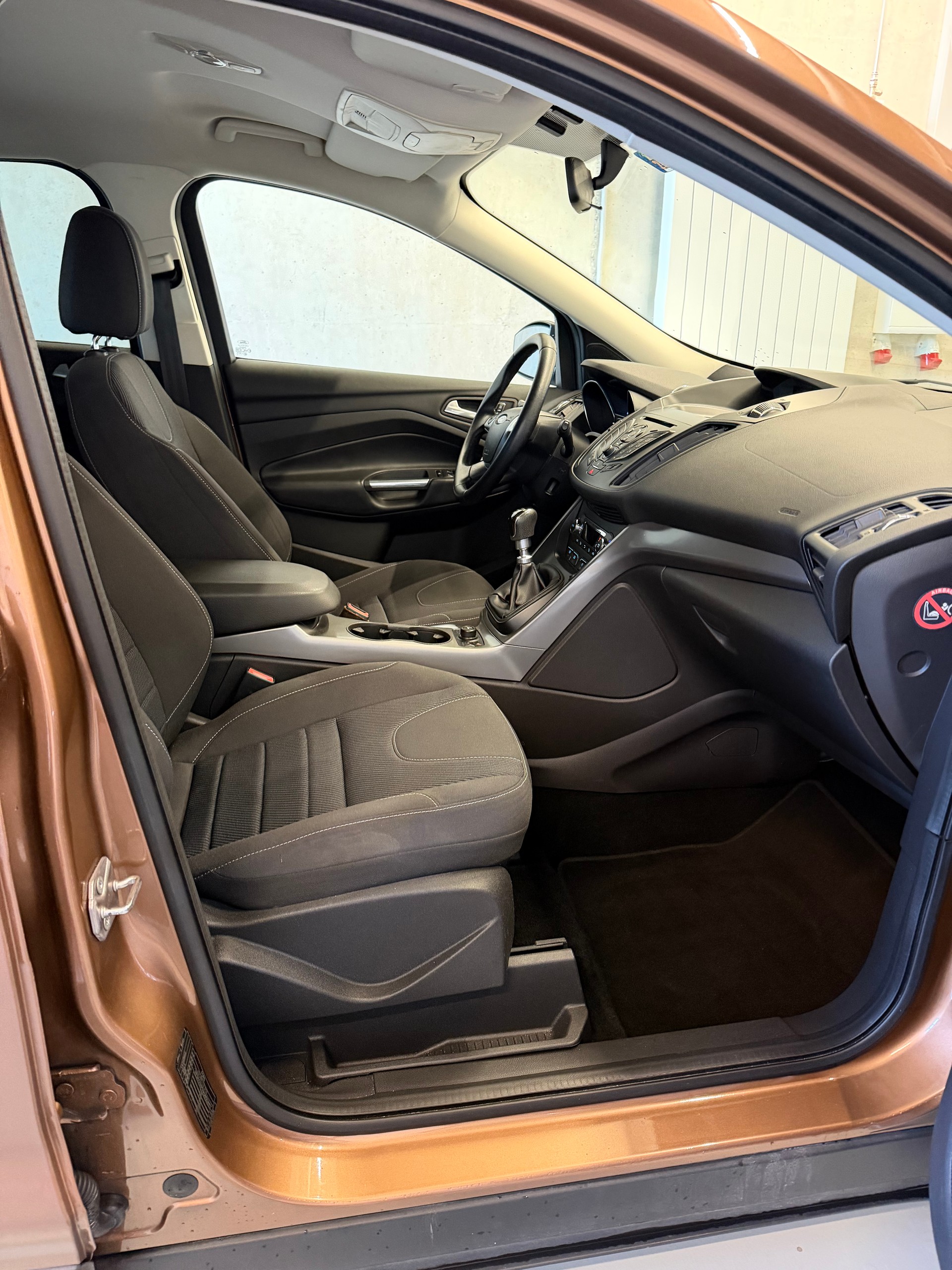 FORD Kuga 1.6 SCTi Titanium 2WD-image-6