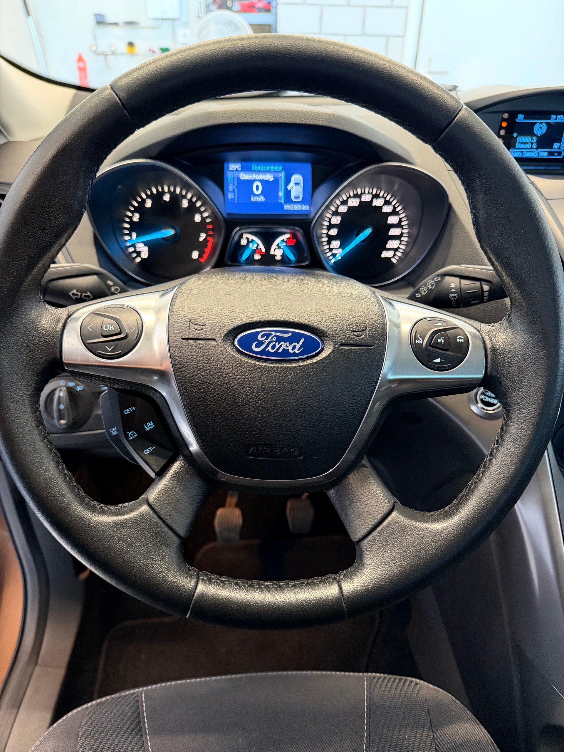 FORD Kuga 1.6 SCTi Titanium 2WD-image-11
