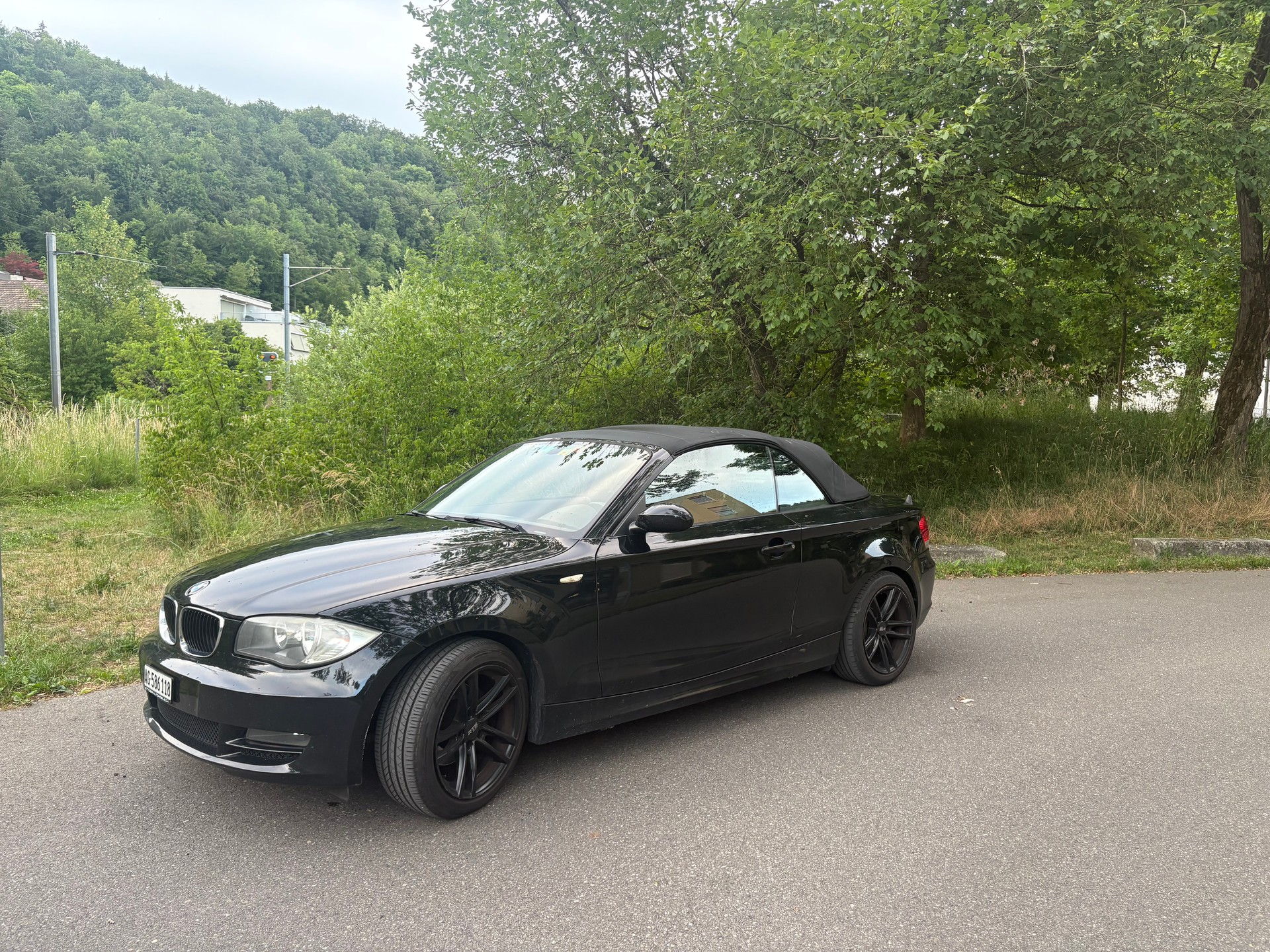 BMW 120i-image-4