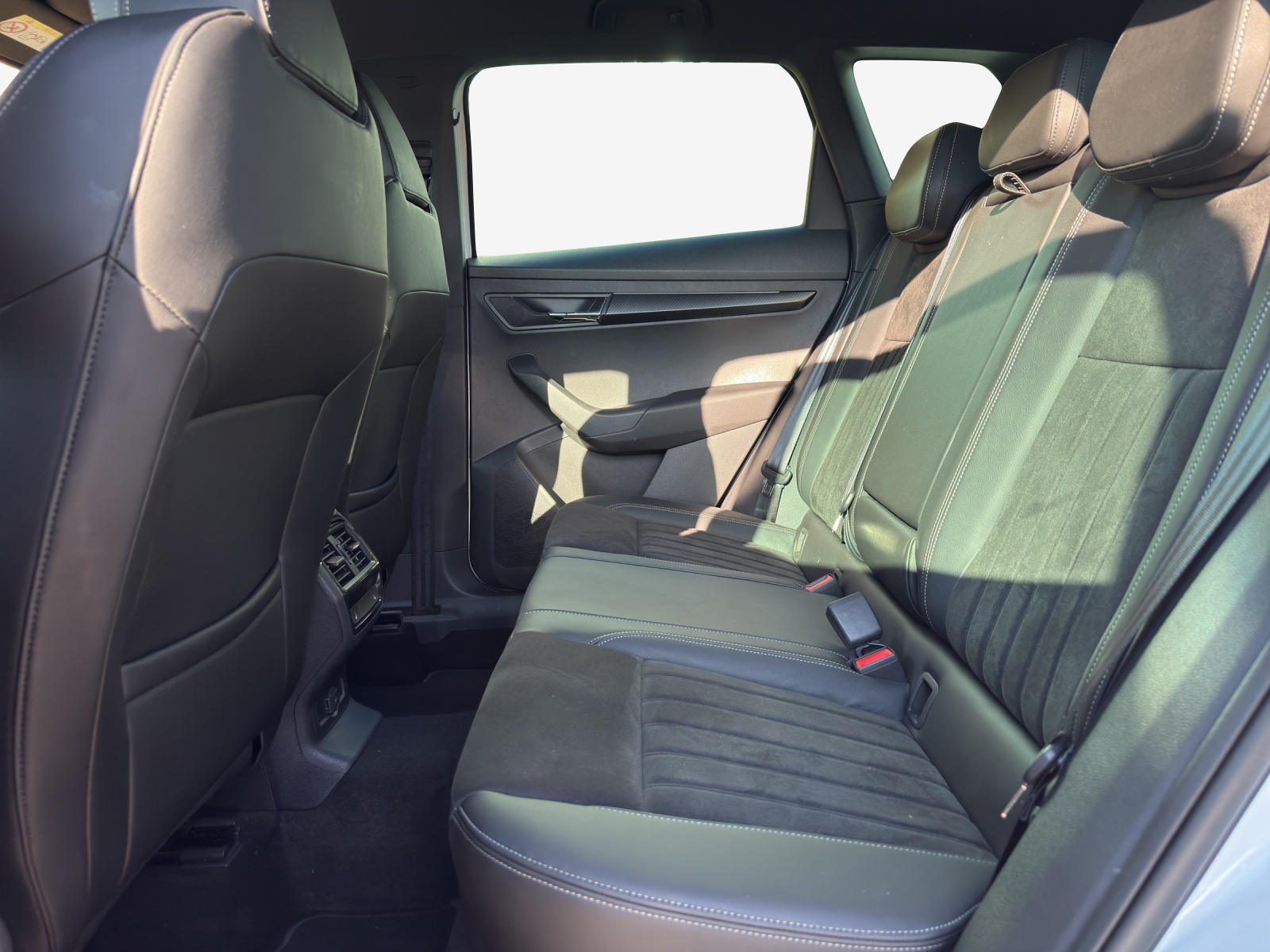 SKODA Karoq 2.0 TSI SportLine 4x4 DSG-image-11