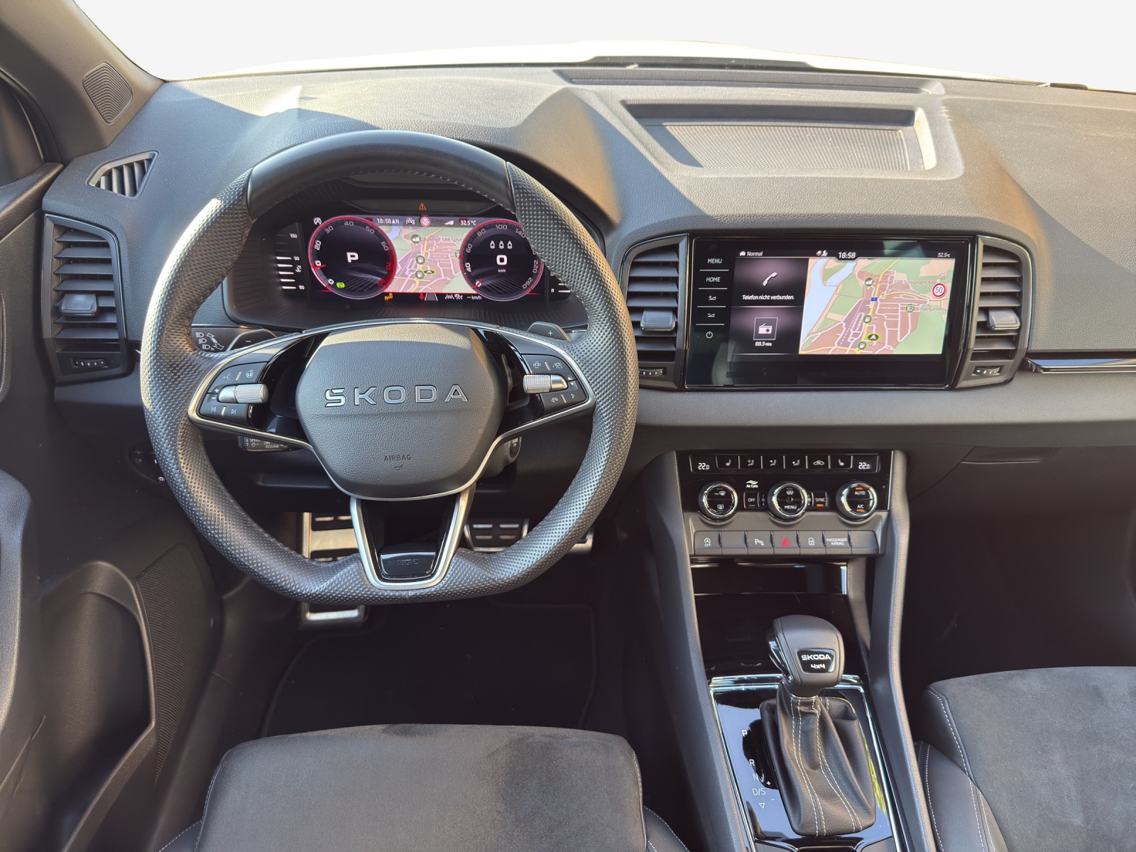SKODA Karoq 2.0 TSI SportLine 4x4 DSG-image-8