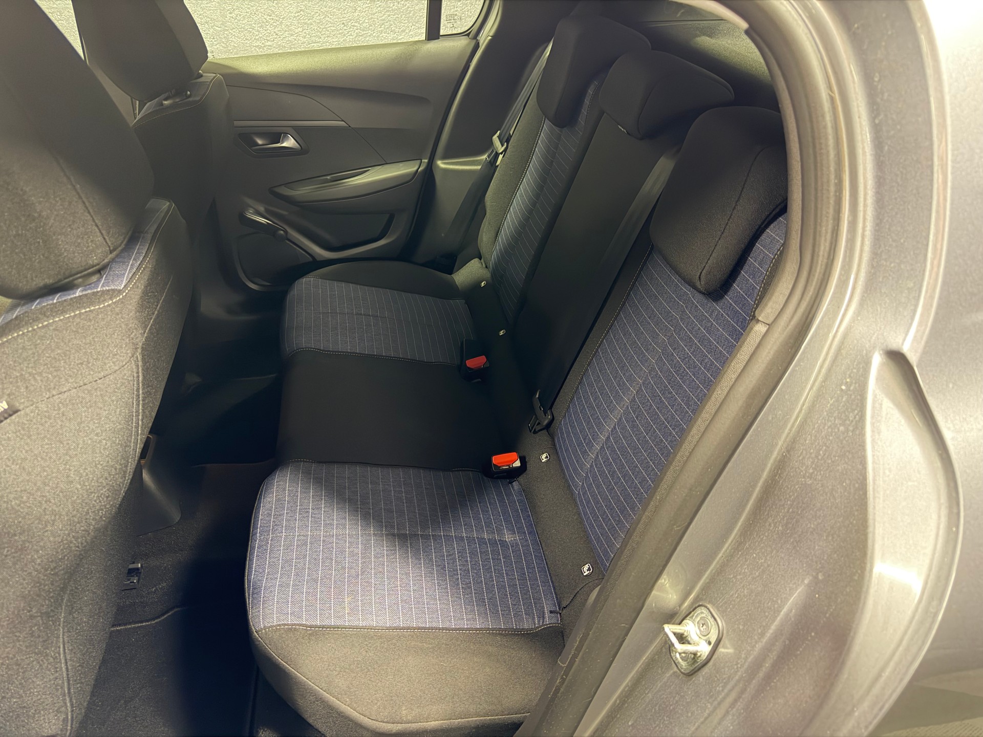 PEUGEOT 208 1.2 Like-image-7