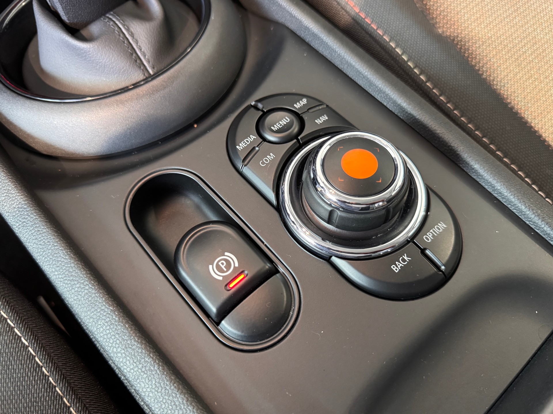 MINI Clubman Cooper D Steptronic-image-25