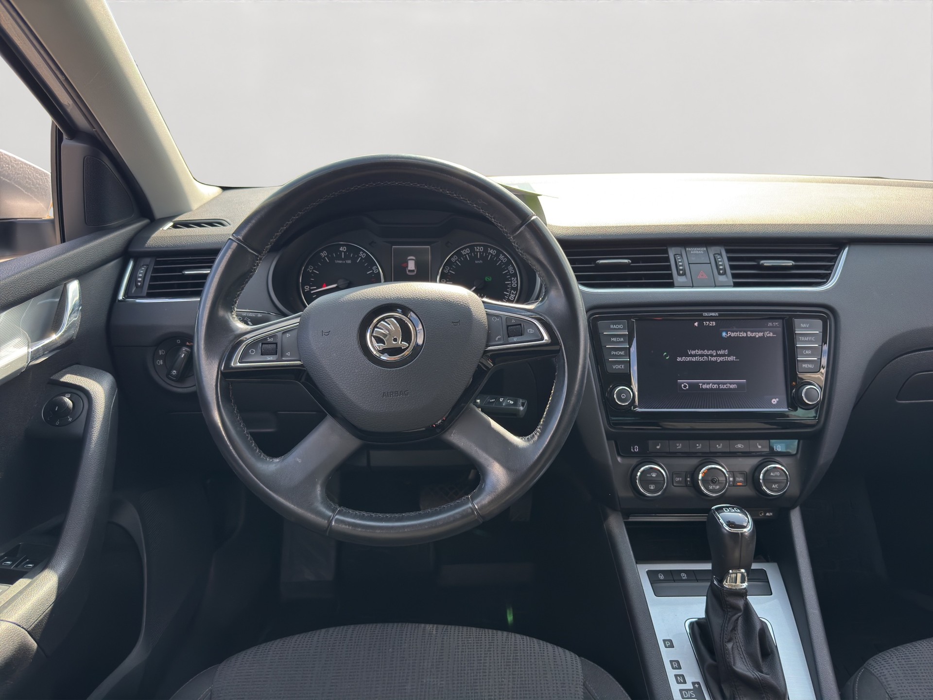 SKODA Octavia Combi 1.8 TSI Ambition DSG-image-8