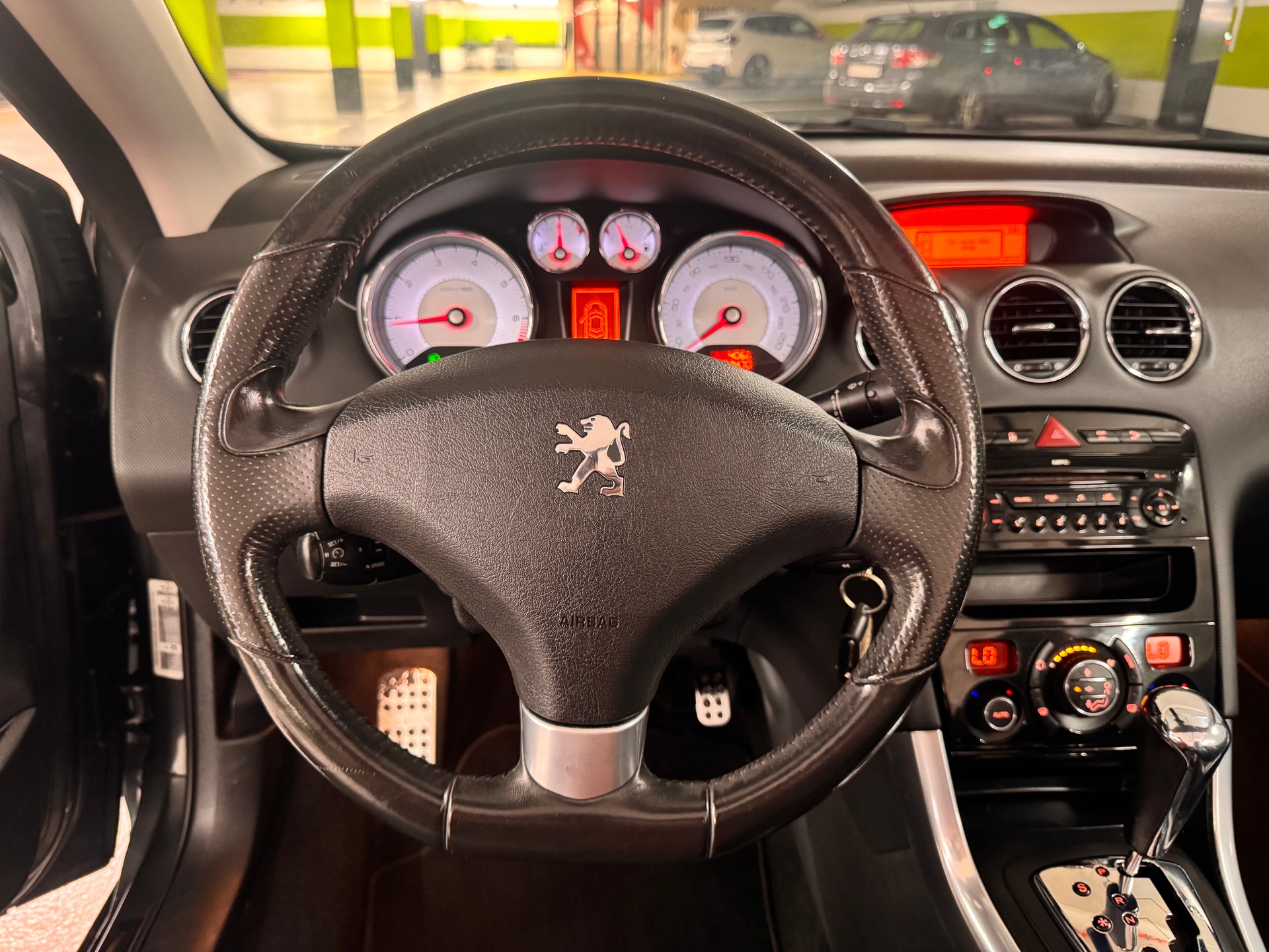 PEUGEOT 308 CC 1.6 16V Turbo Platinum Automatic-image-11